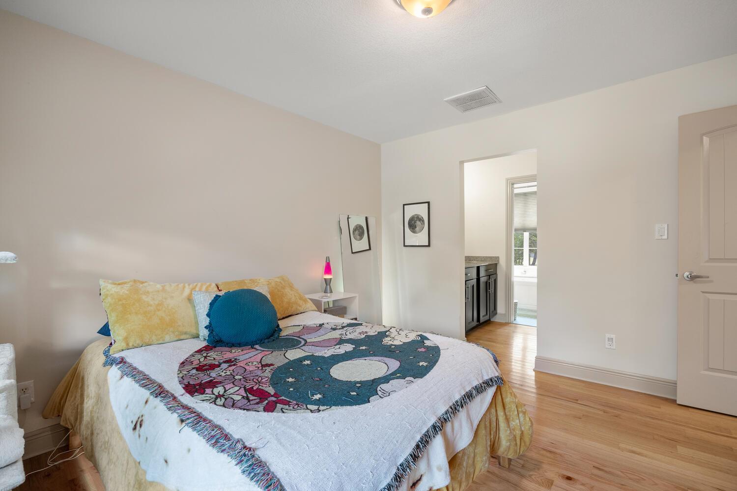 220 Southriver St Property Photo 35