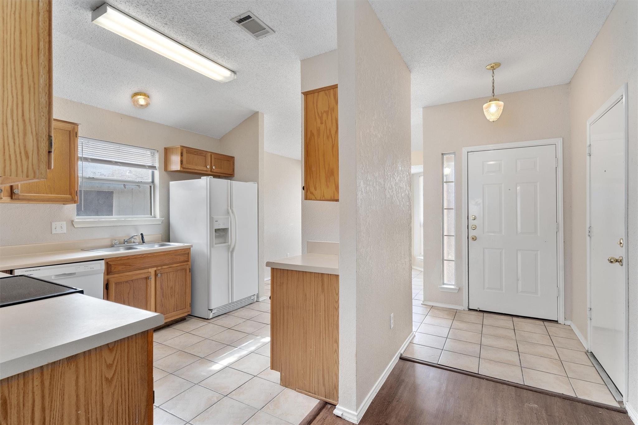 2312 Tracey Ann Ln Property Photo 2
