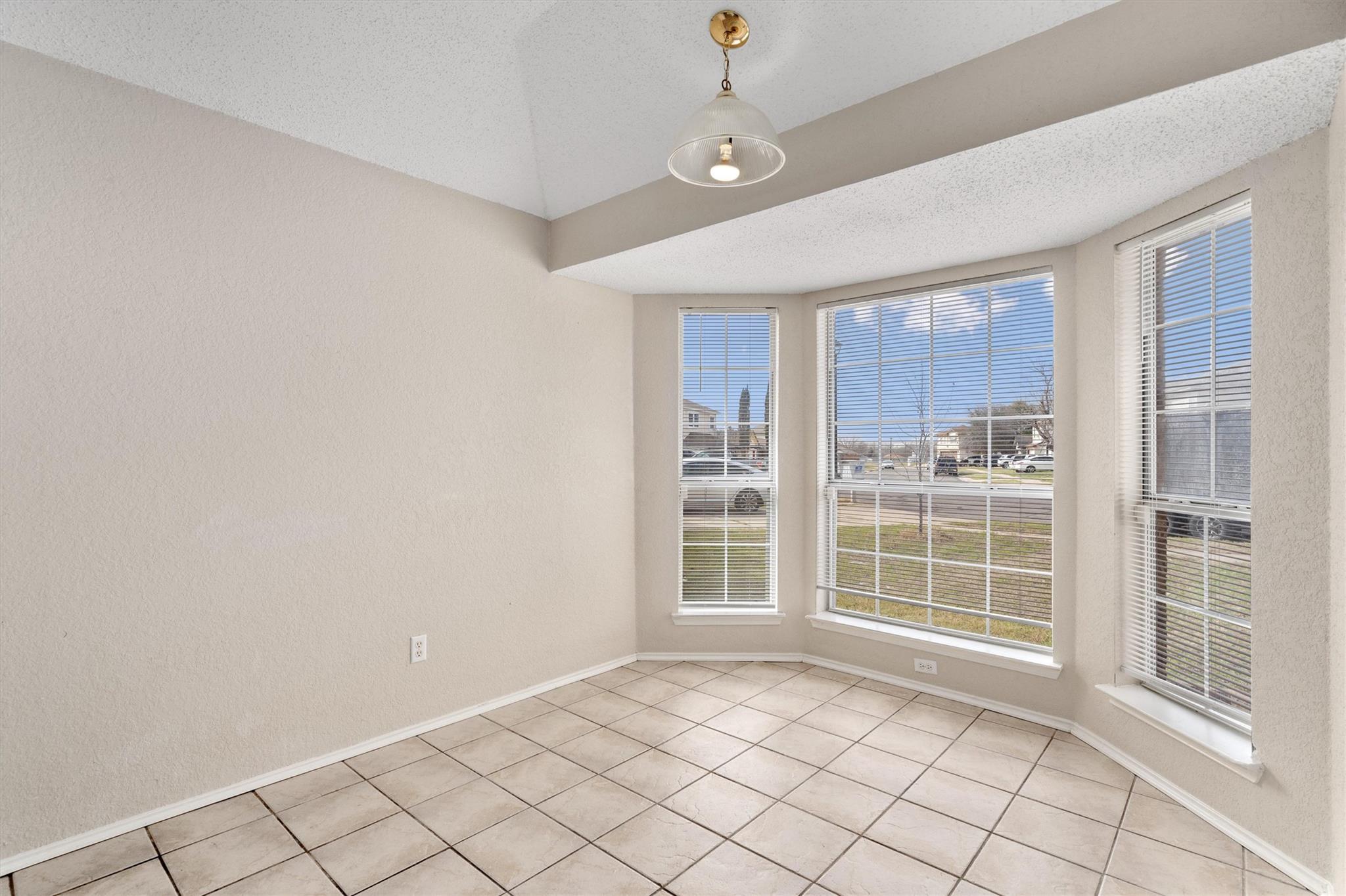 2312 Tracey Ann Ln Property Photo 3
