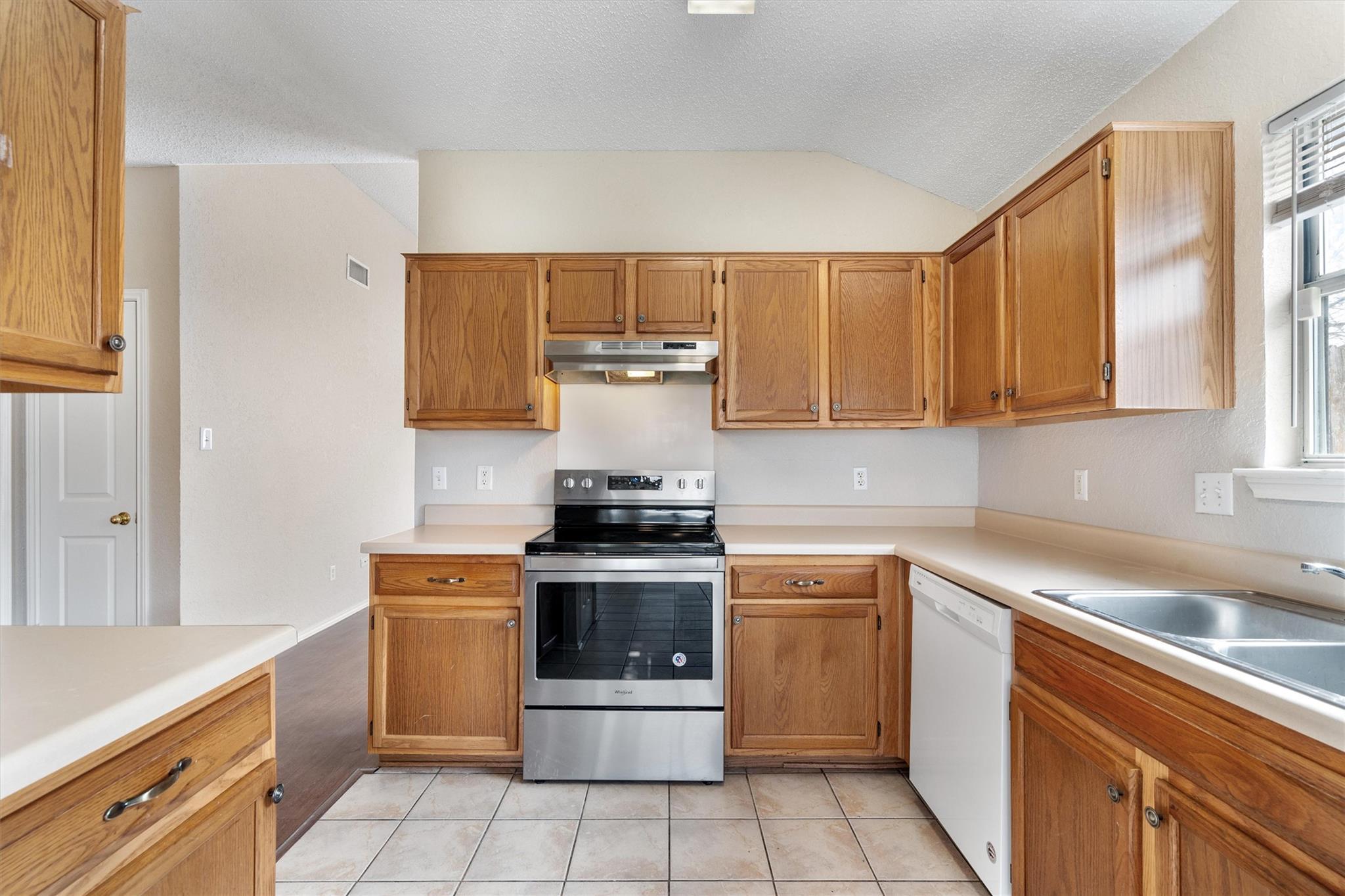 2312 Tracey Ann Ln Property Photo 5