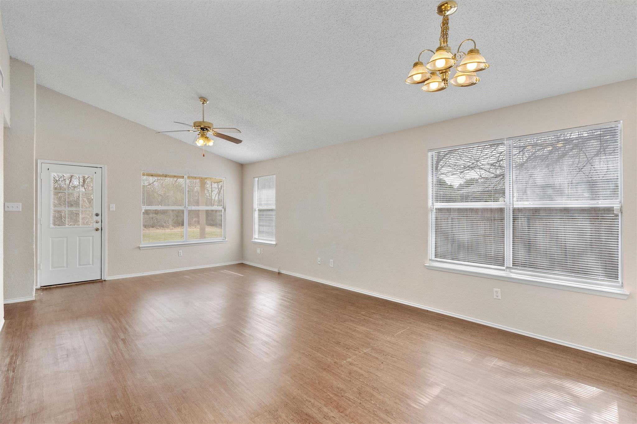 2312 Tracey Ann Ln Property Photo 9