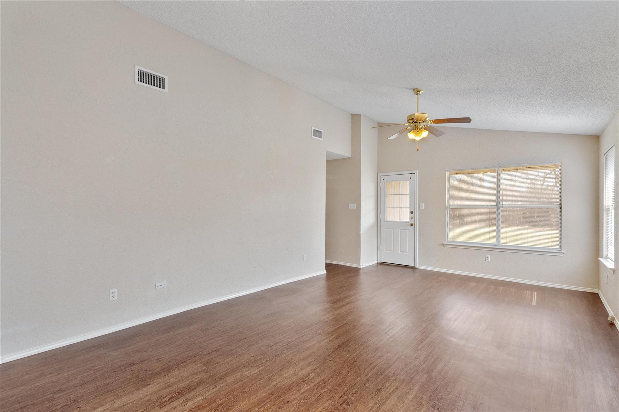 2312 Tracey Ann Ln Property Photo 10