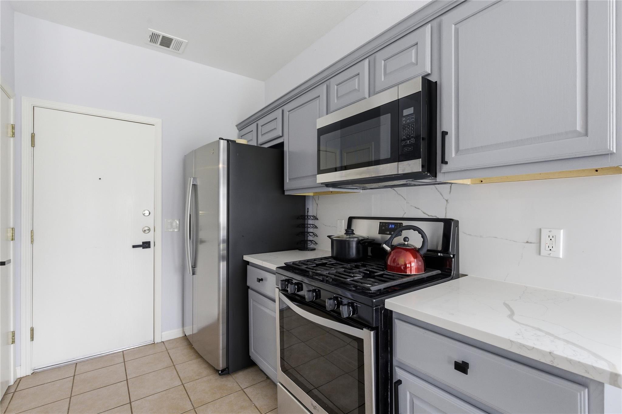 7510 Lazy Creek Dr #a Property Photo 6