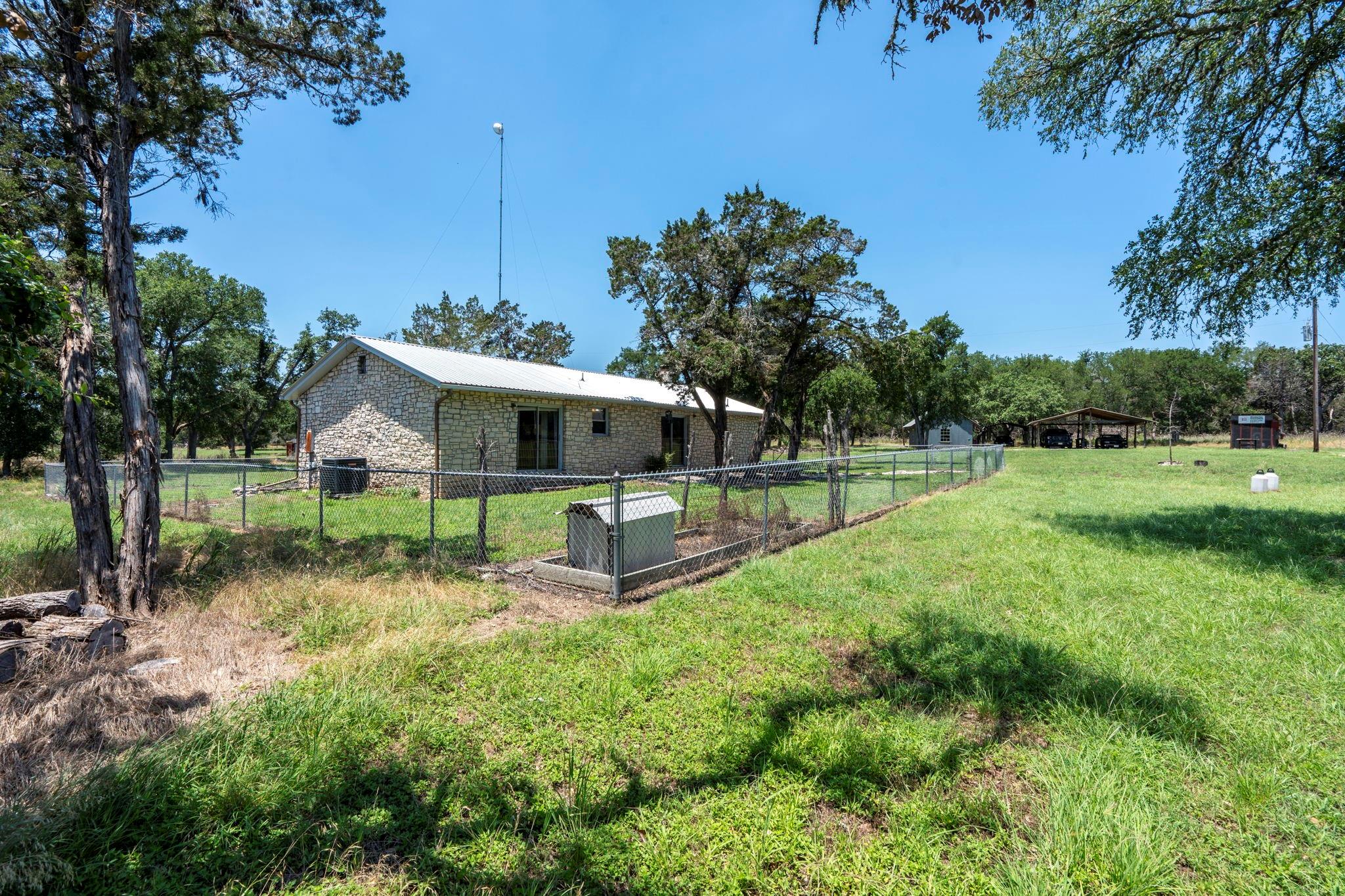 801 Billie Brooks Ln Property Photo 2