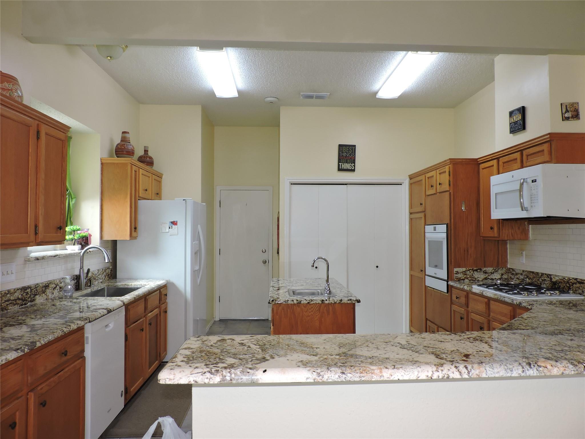 12609 Deer Falls Dr Property Photo 10