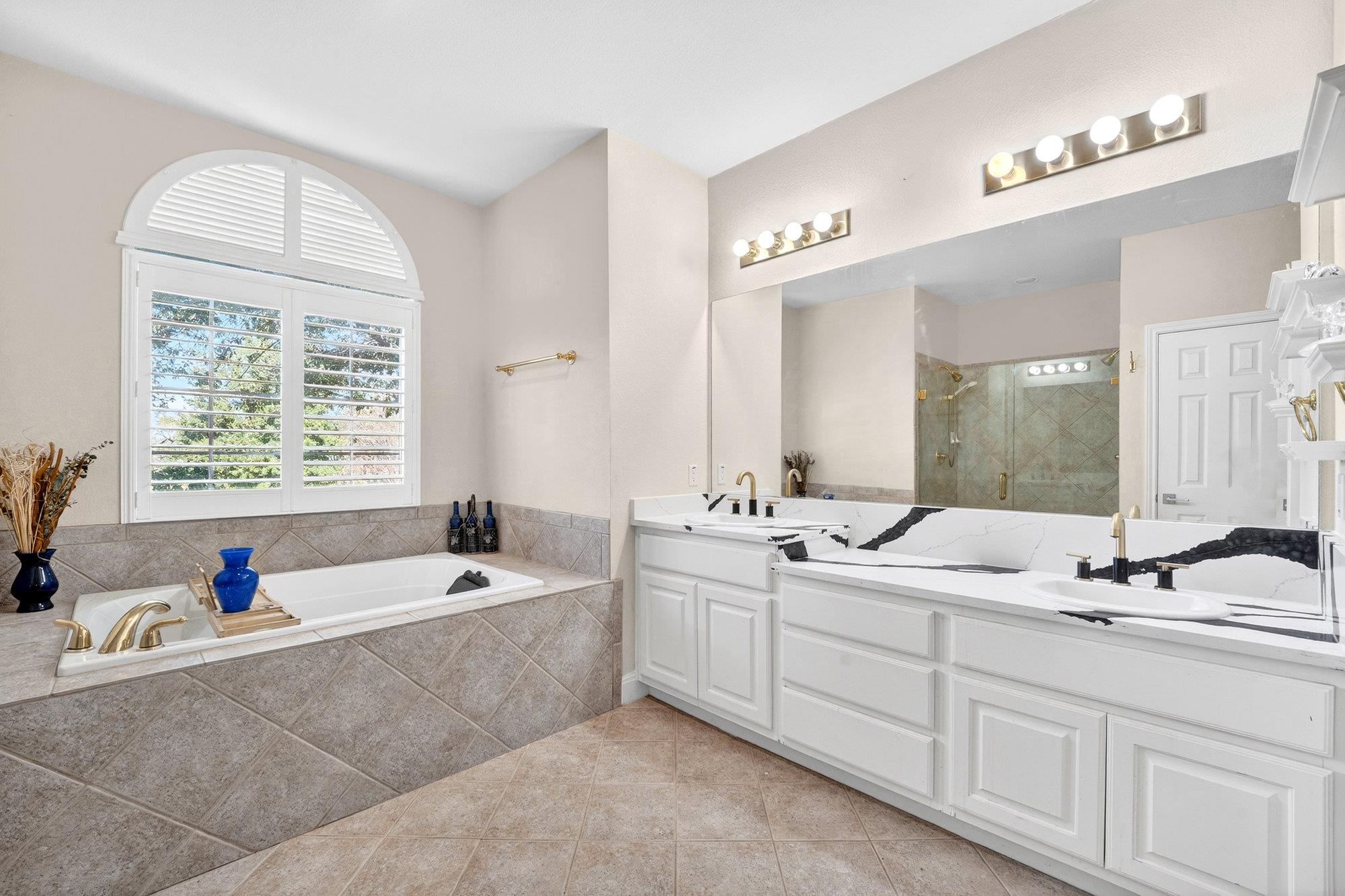 3619806 Property Photo 15