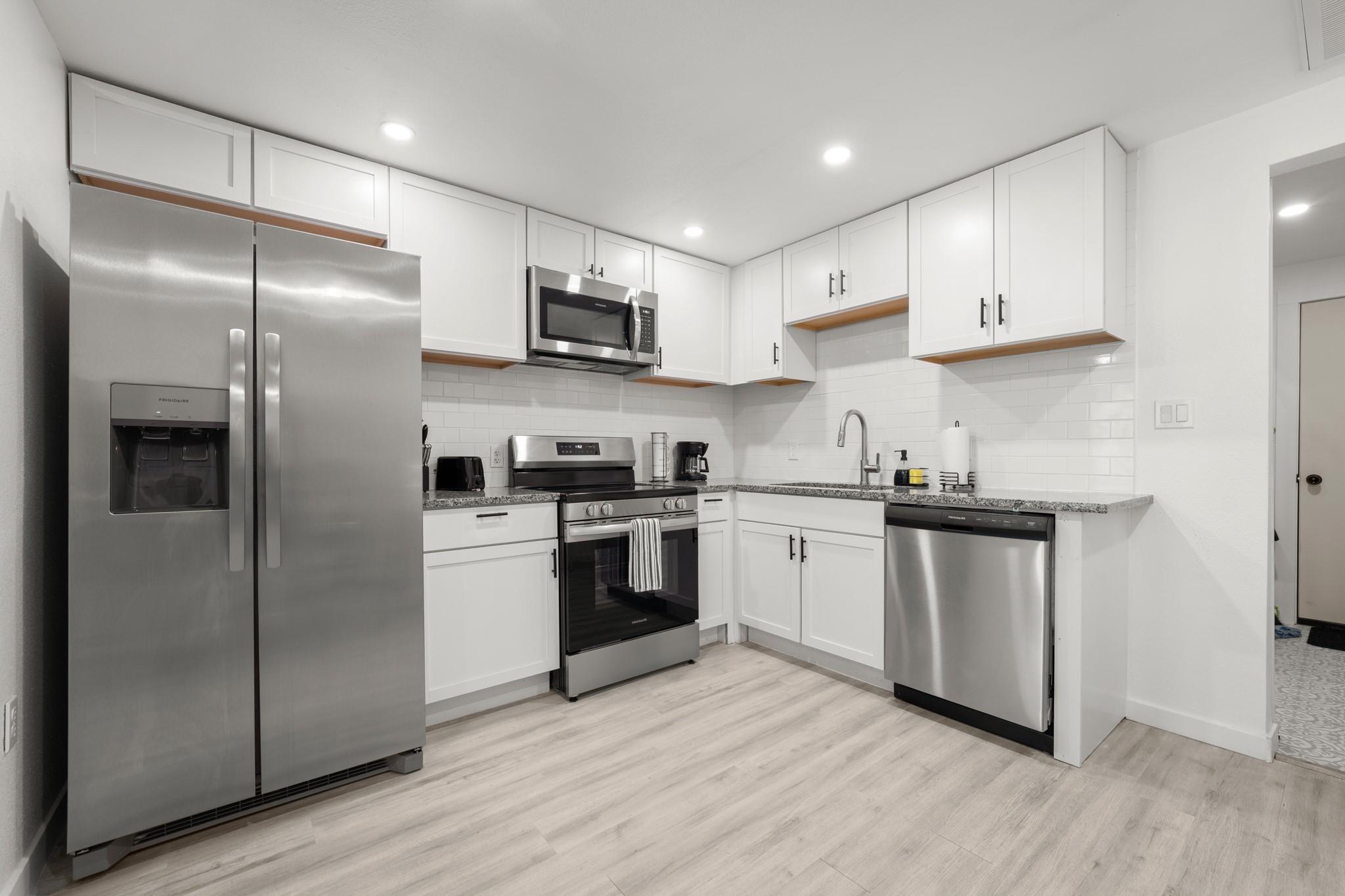 45 Anthony St #b Property Photo 2