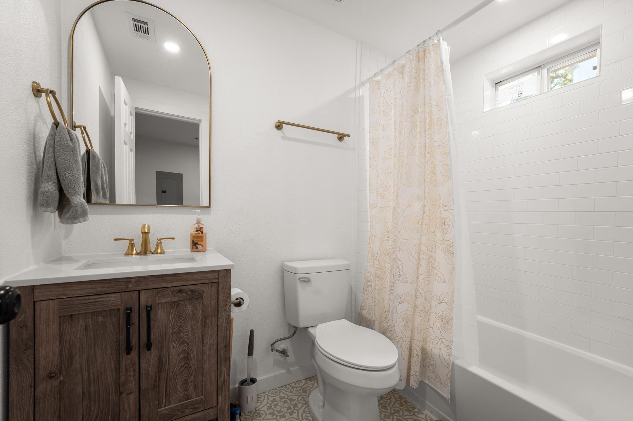 45 Anthony St #b Property Photo 17