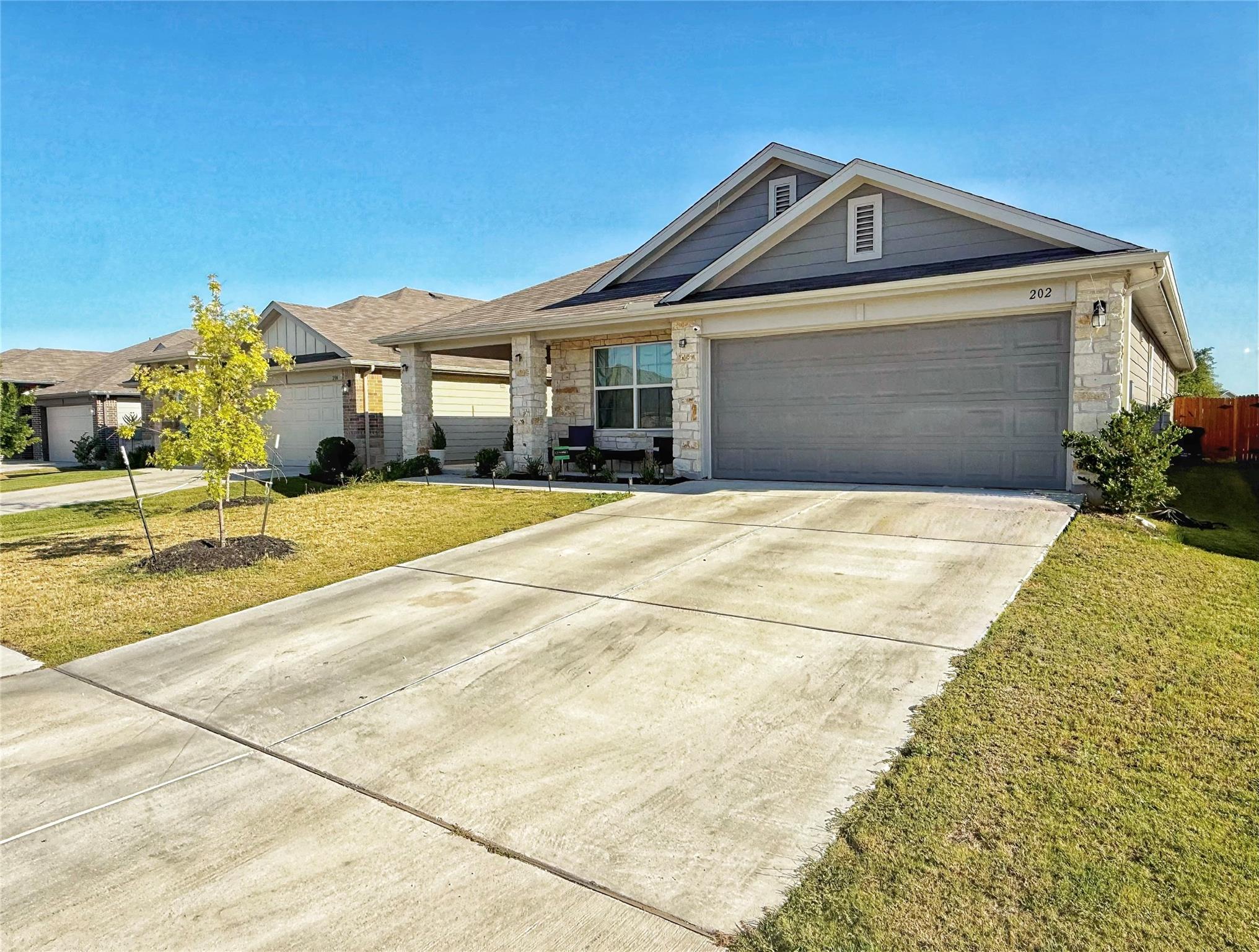 202 Canadian River Trl Property Photo 2