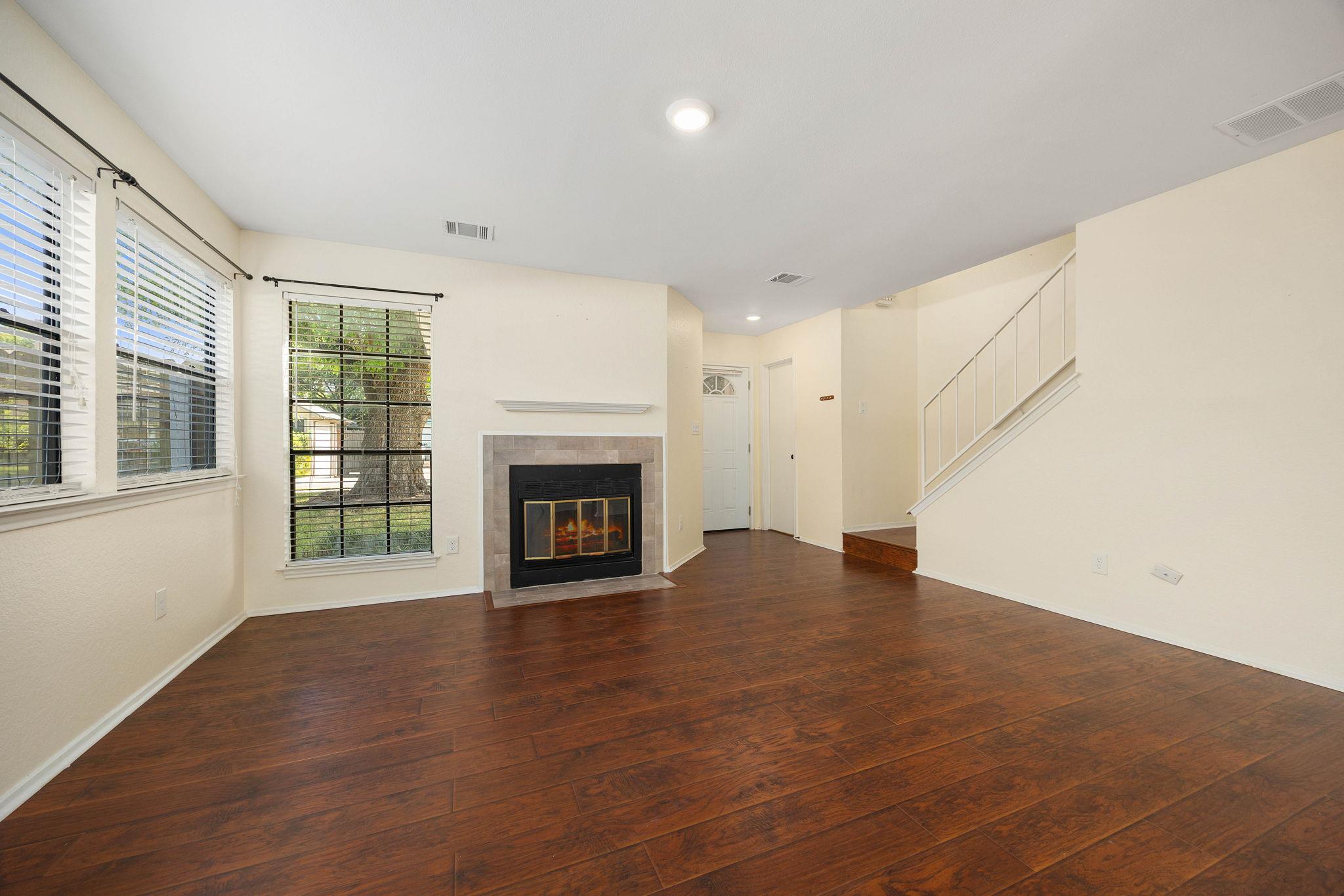 2409 Dowd Ln Property Photo 10