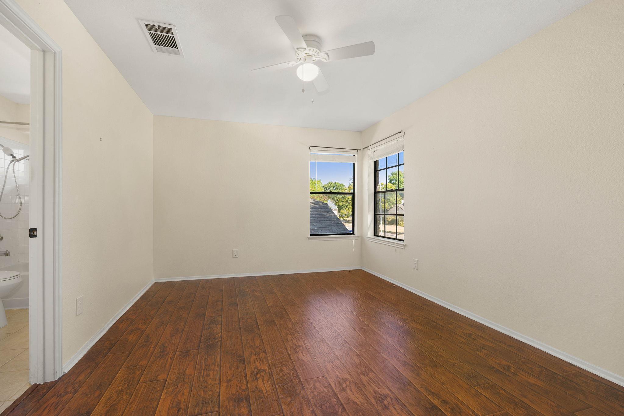 2409 Dowd Ln Property Photo 13