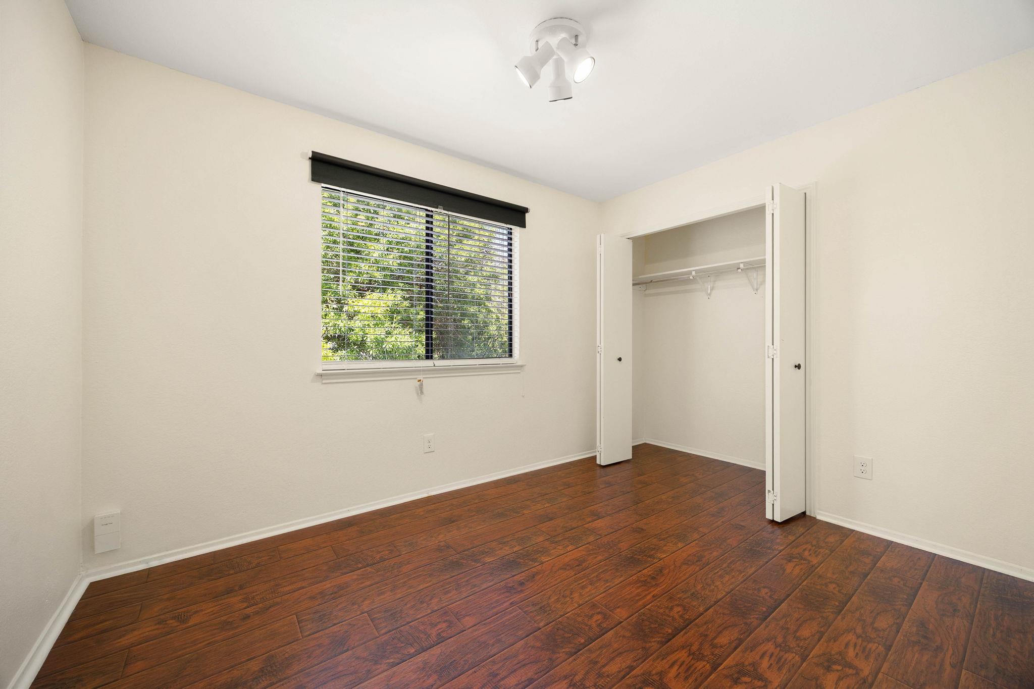 2409 Dowd Ln Property Photo 20