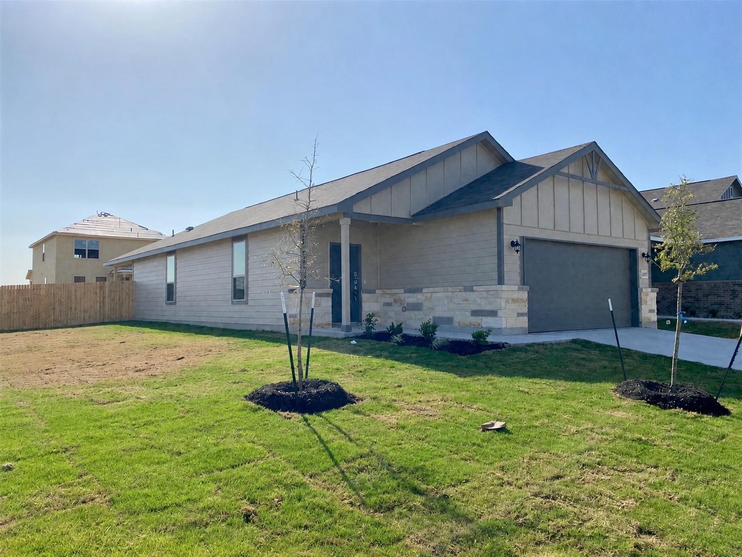 2445 Ayers Dr Property Photo 2