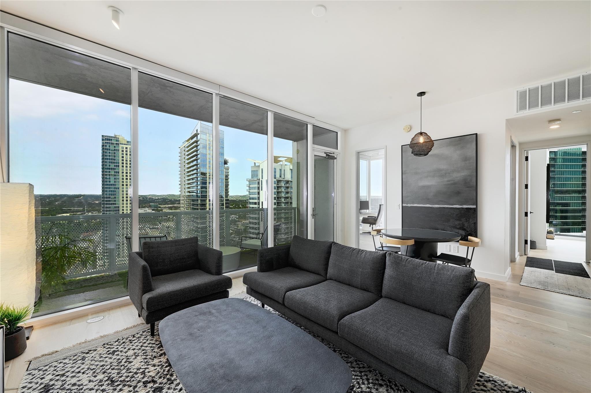 301 West Ave #2201 Property Photo 1