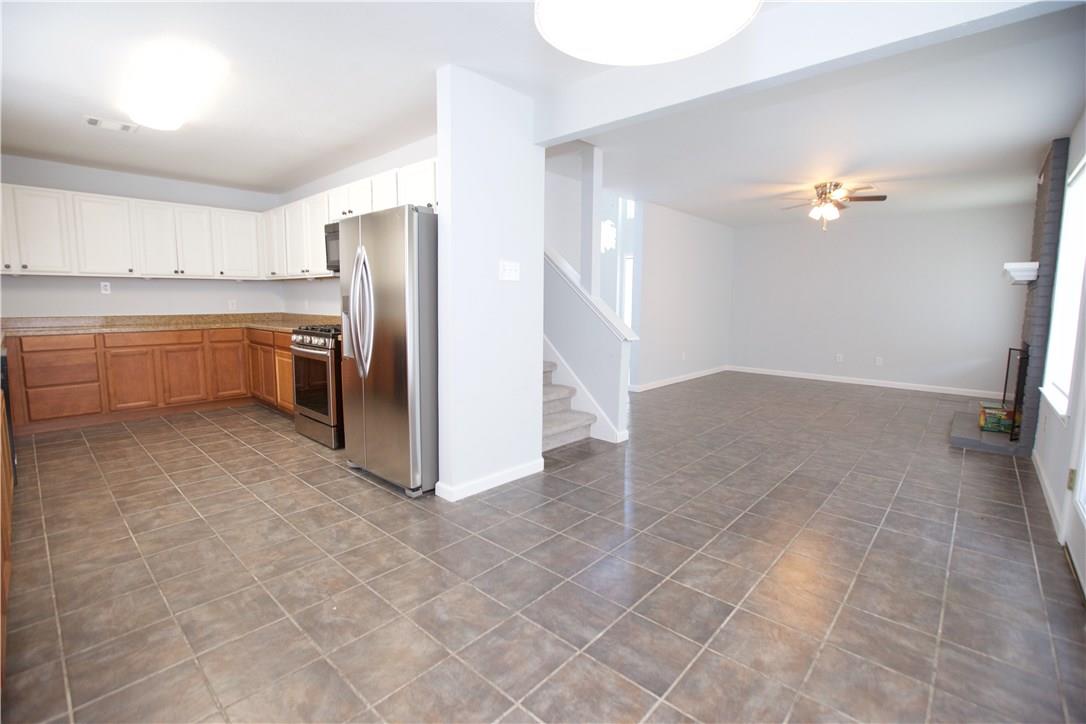 1314 Garden Path Dr Property Photo 3
