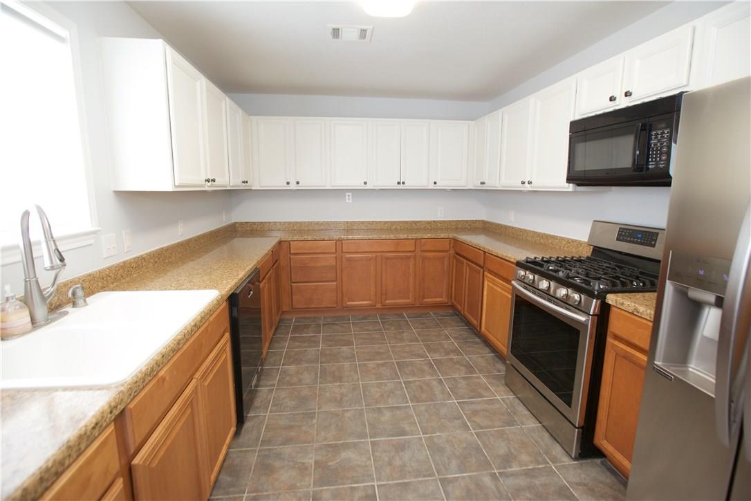 1314 Garden Path Dr Property Photo 4