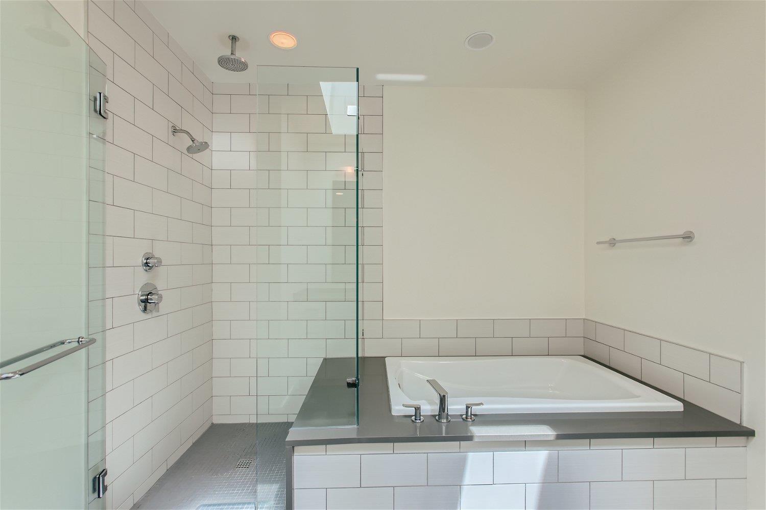 707 Cardinal Ln #l2 Property Photo 11