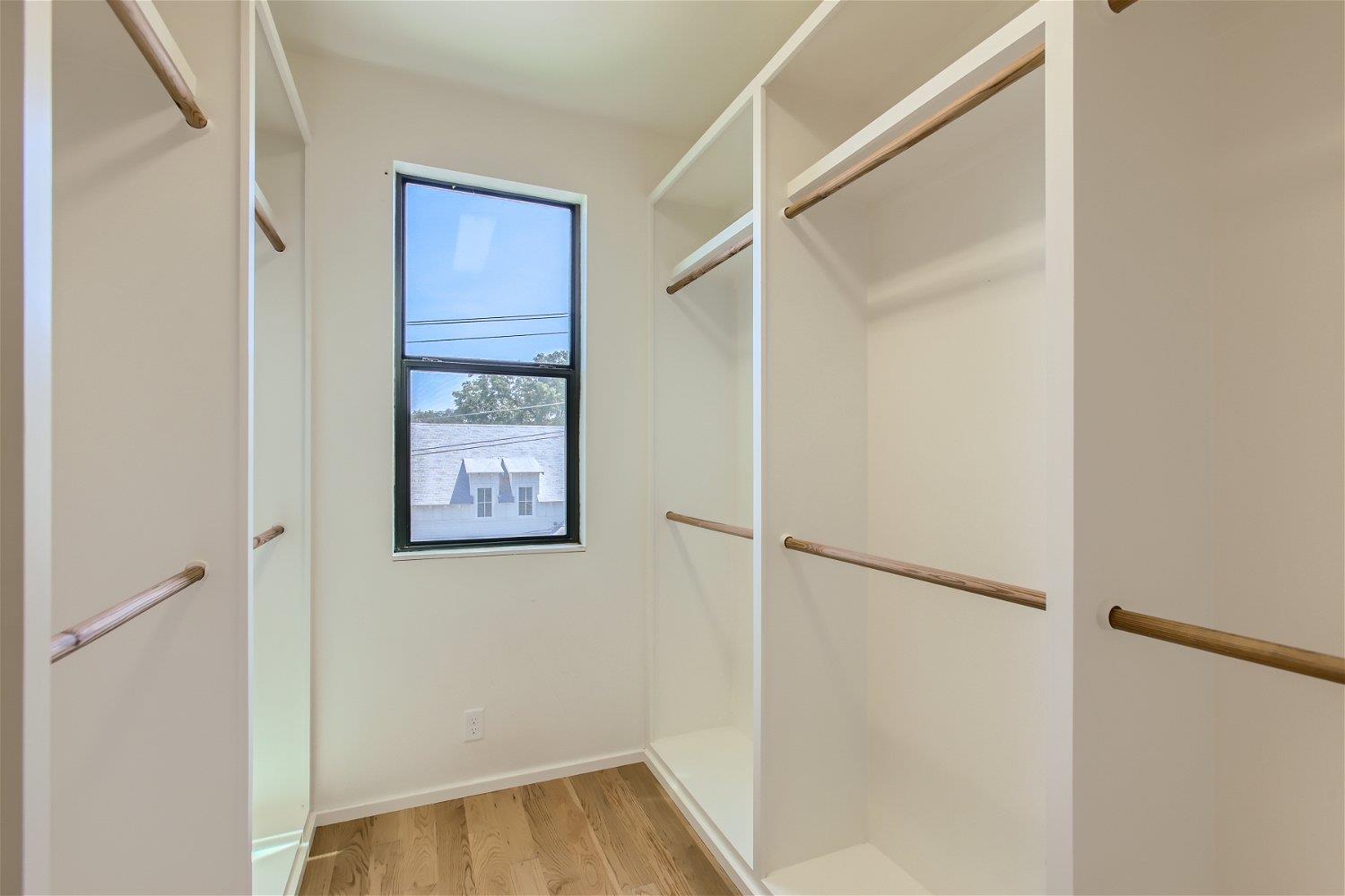 707 Cardinal Ln #l2 Property Photo 12