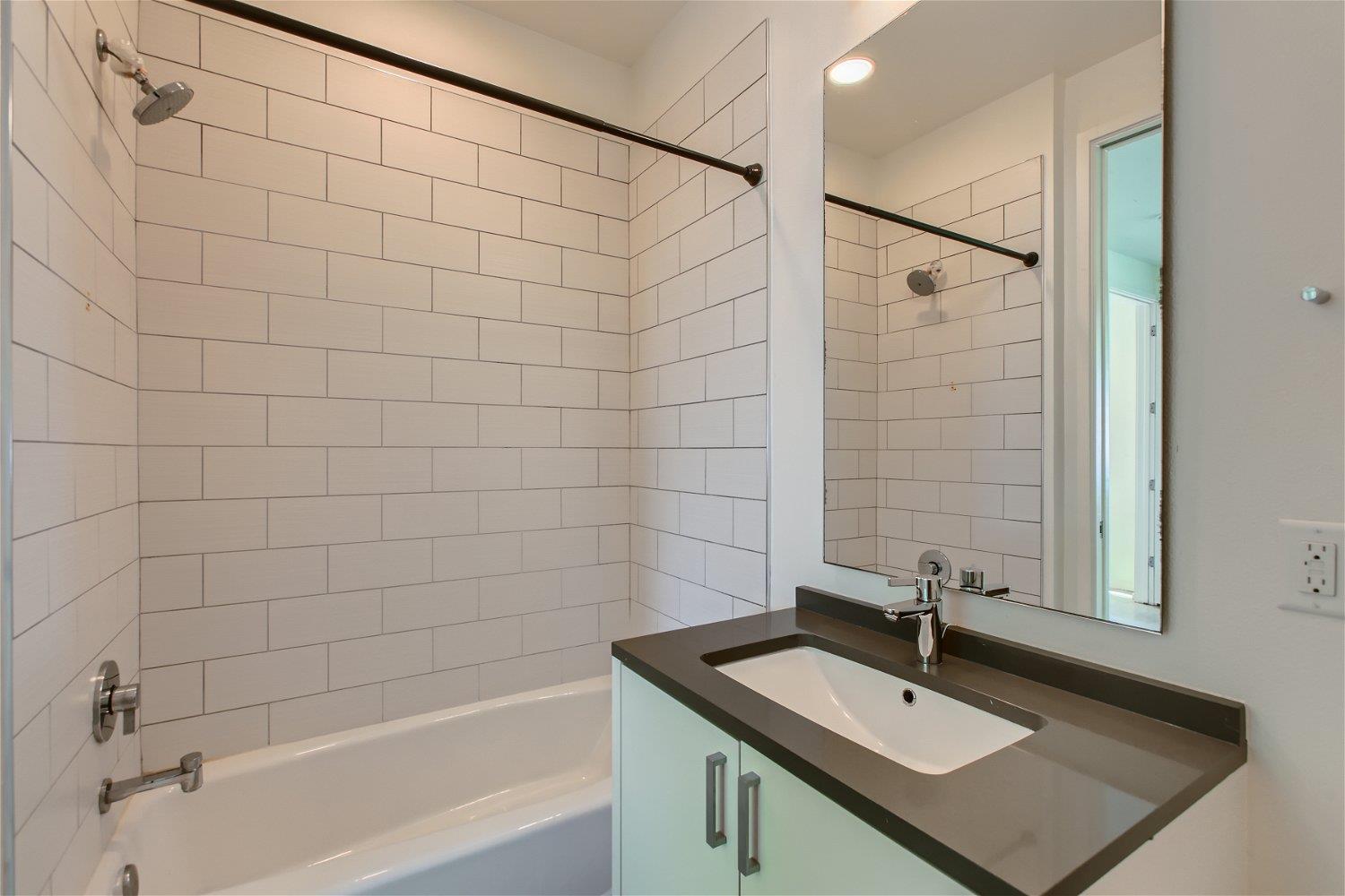 707 Cardinal Ln #l2 Property Photo 17