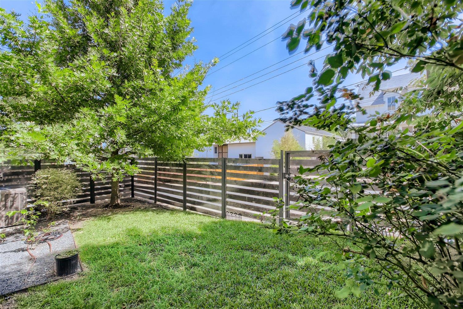 707 Cardinal Ln #l2 Property Photo 21