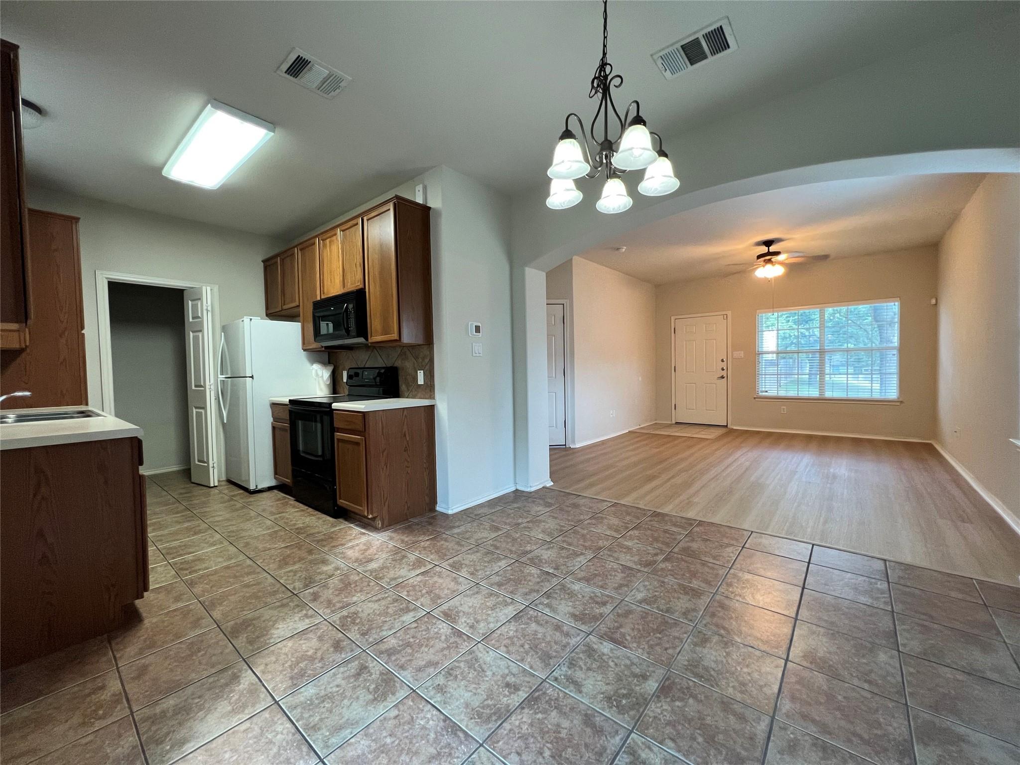 2632 Century Park Blvd #32 Property Photo 4
