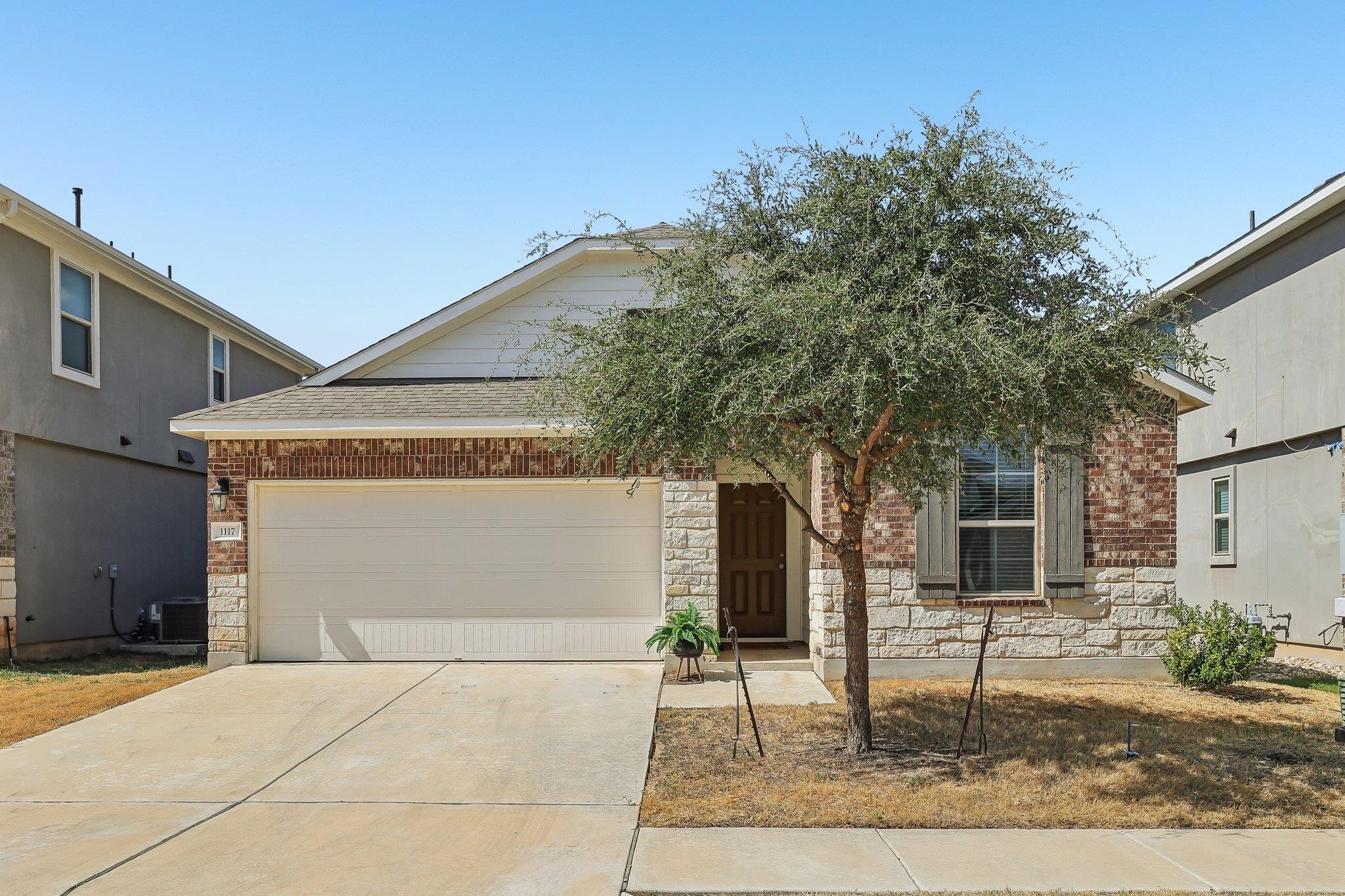 1117 Waterfall Ave Property Photo 1