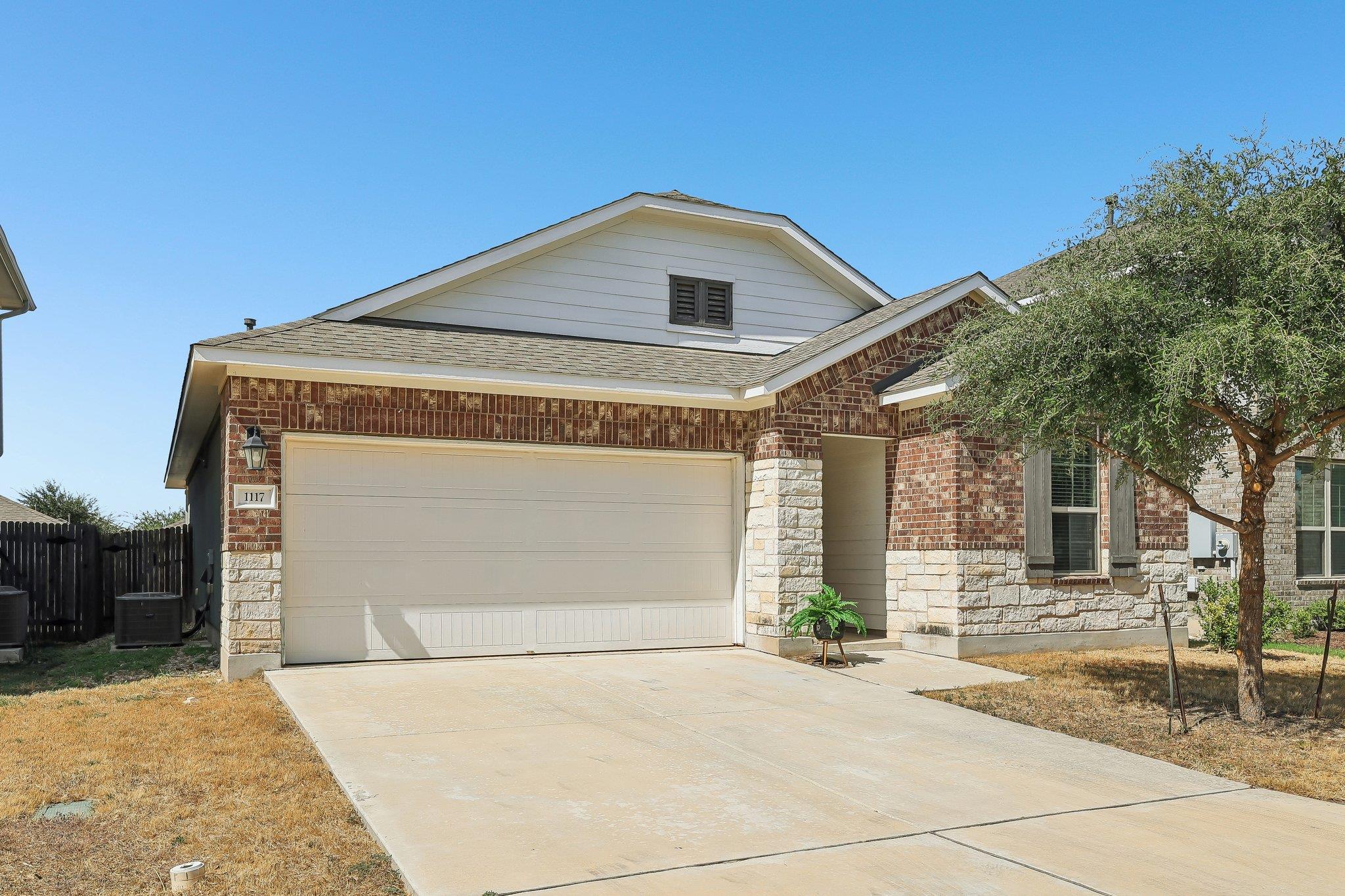 1117 Waterfall Ave Property Photo 3