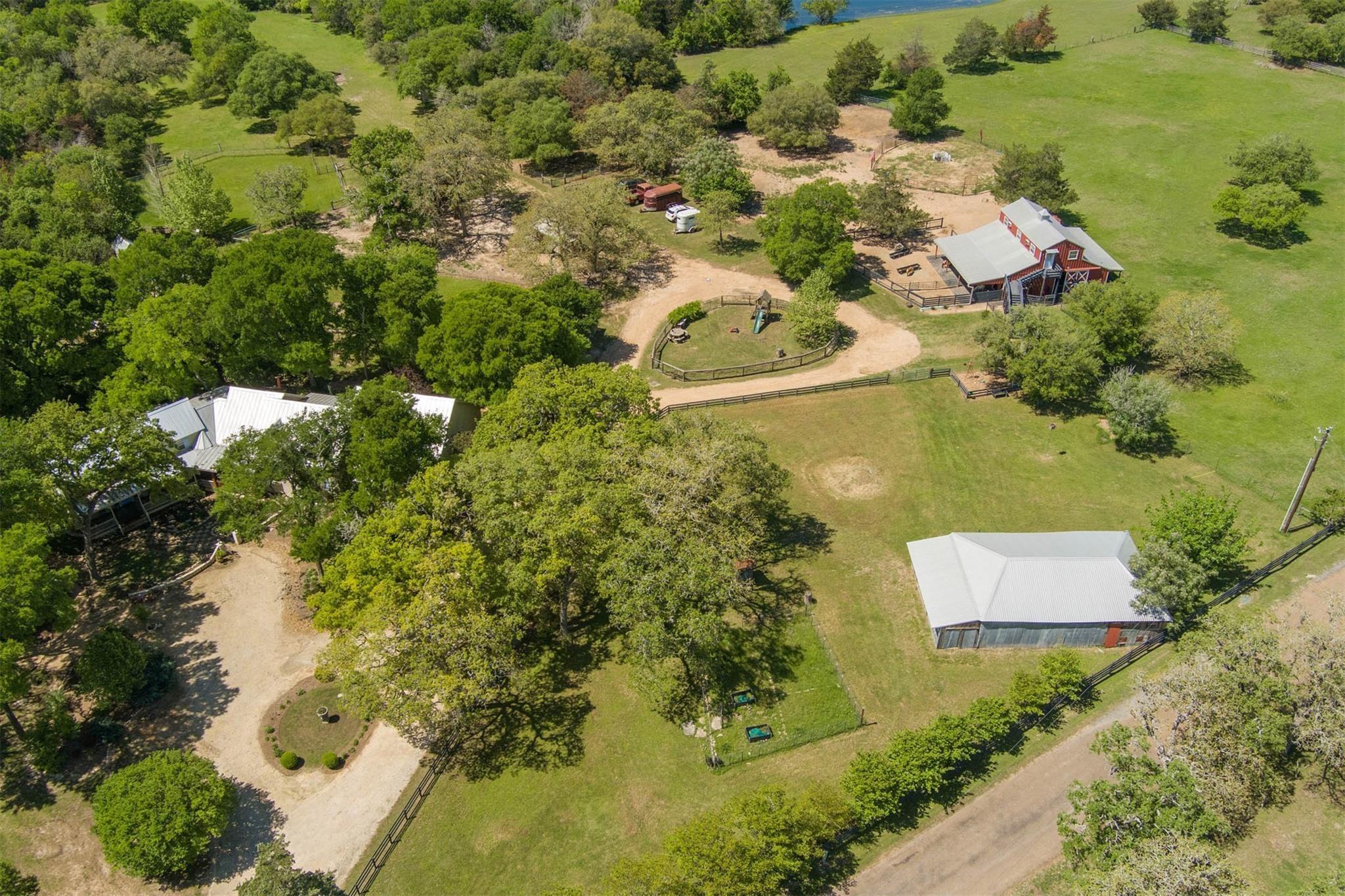 230 Hausmann Gin Property Photo 3
