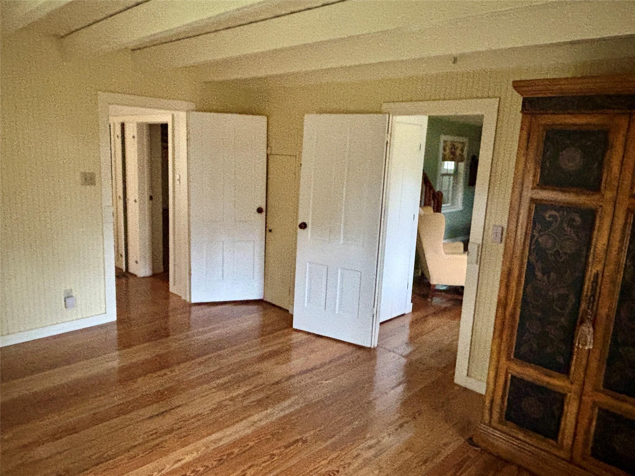 230 Hausmann Gin Property Photo 5