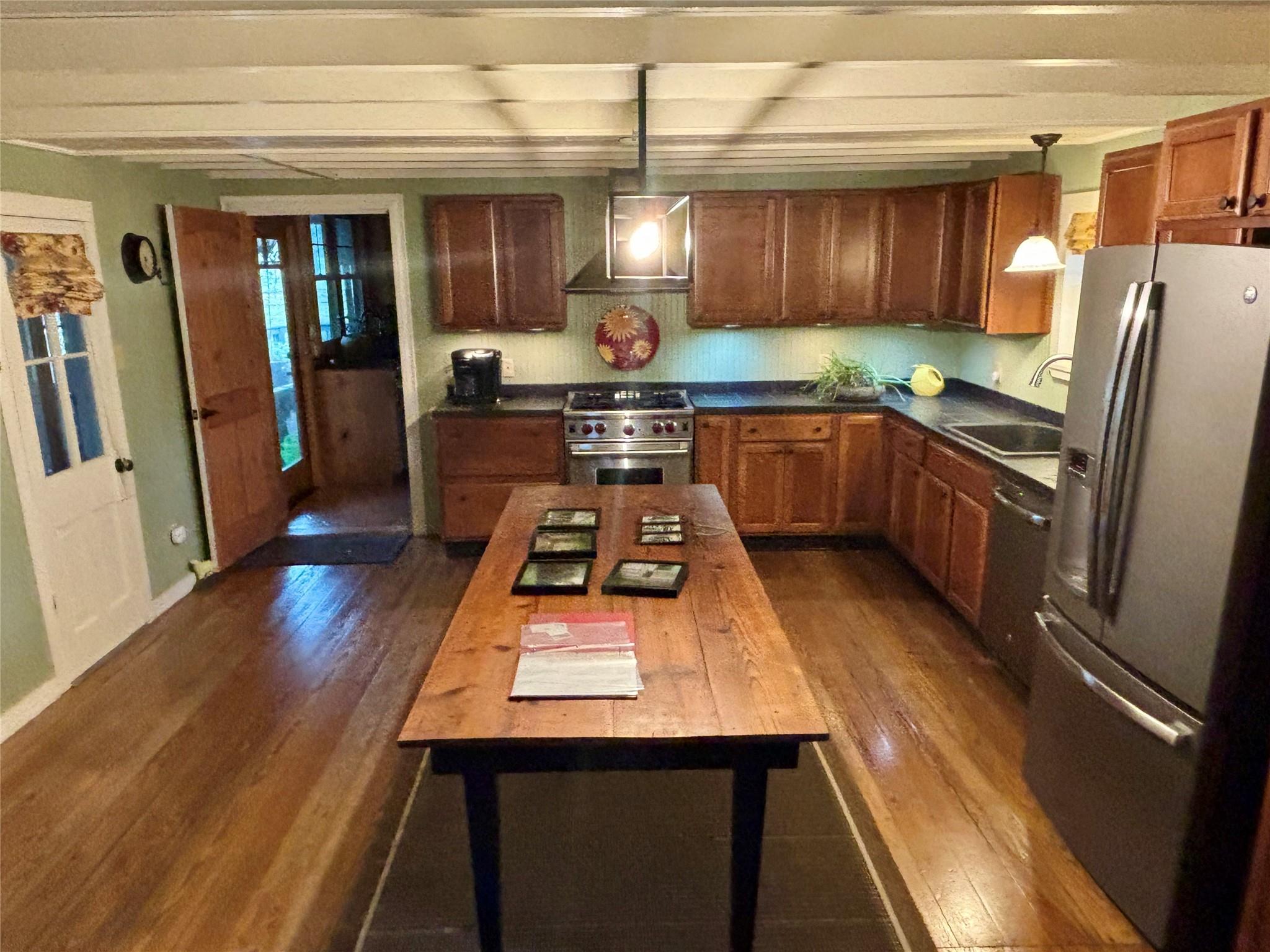 230 Hausmann Gin Property Photo 10