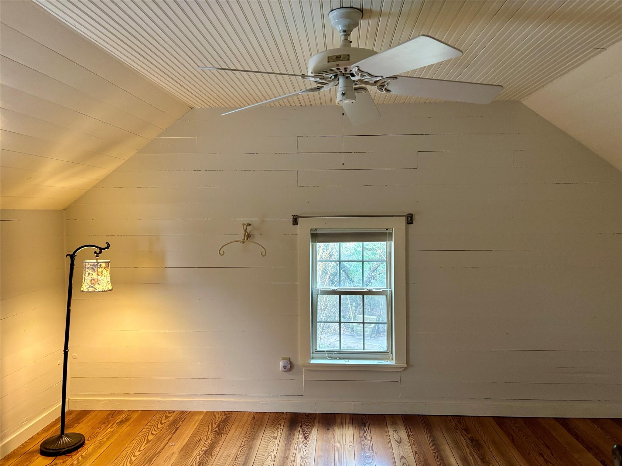 230 Hausmann Gin Property Photo 22