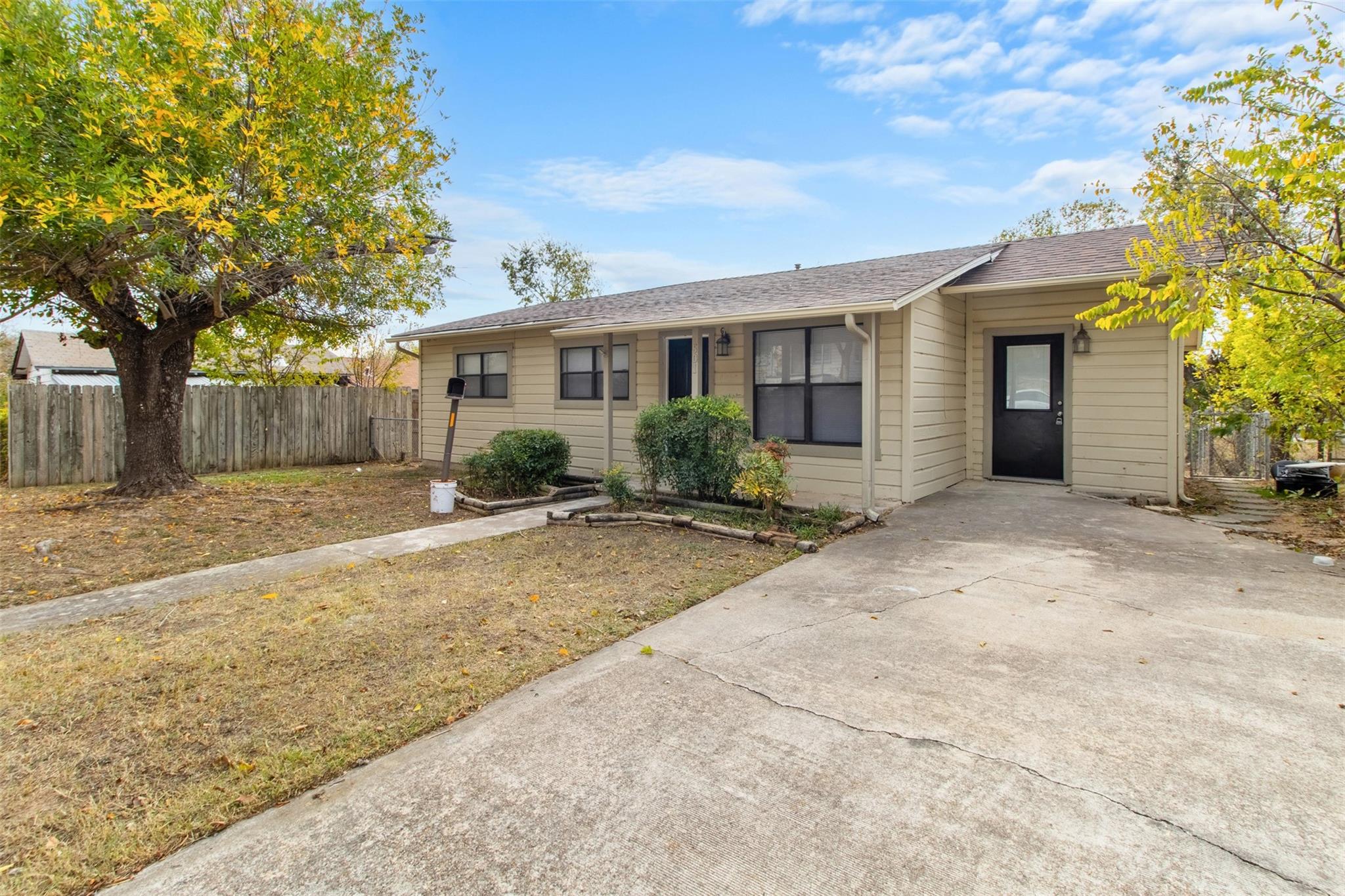 501 Hill St Property Photo 3