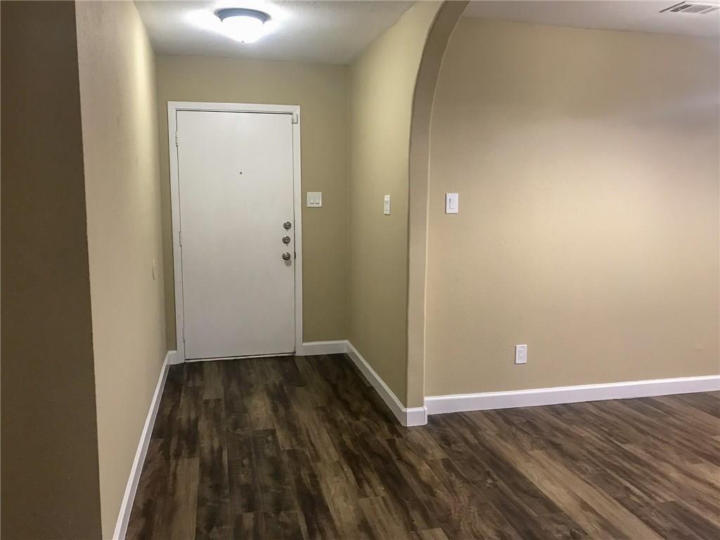 10511 Robinwood Cir Property Photo 3