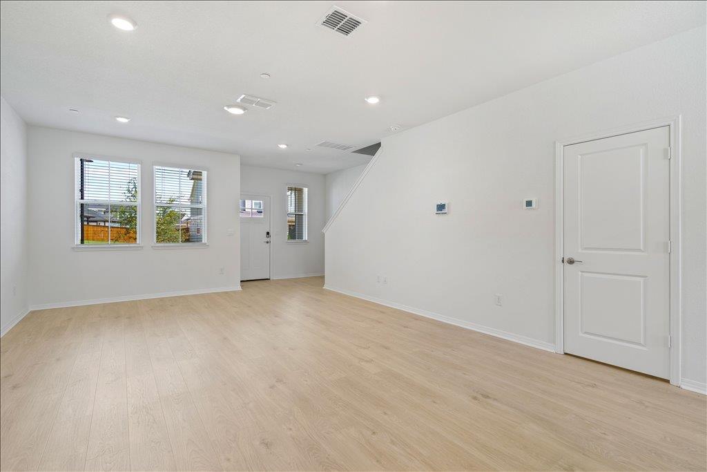 2515 Caleb Asher Loop Property Photo 8