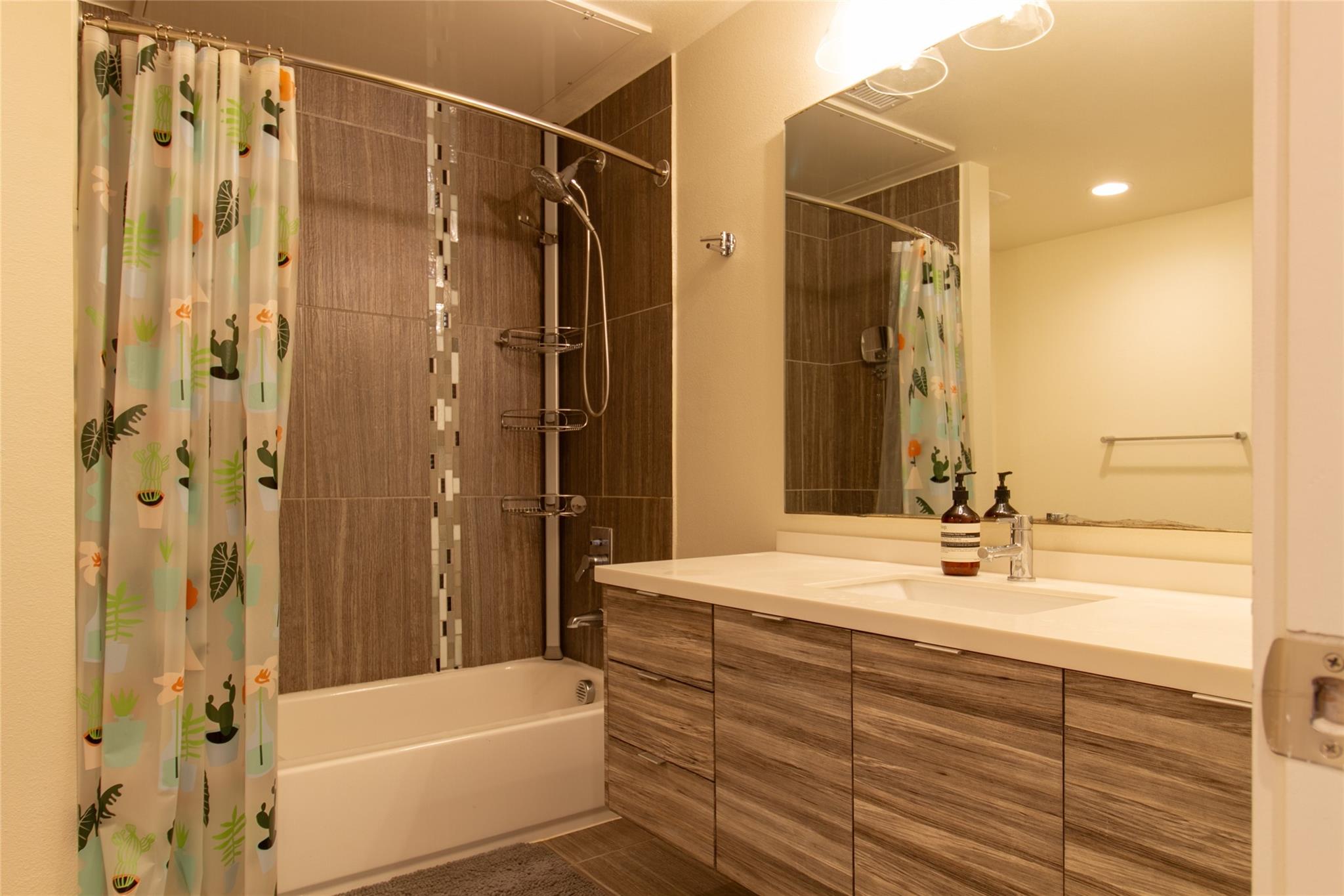 604 N Bluff Dr #247 Property Photo 17