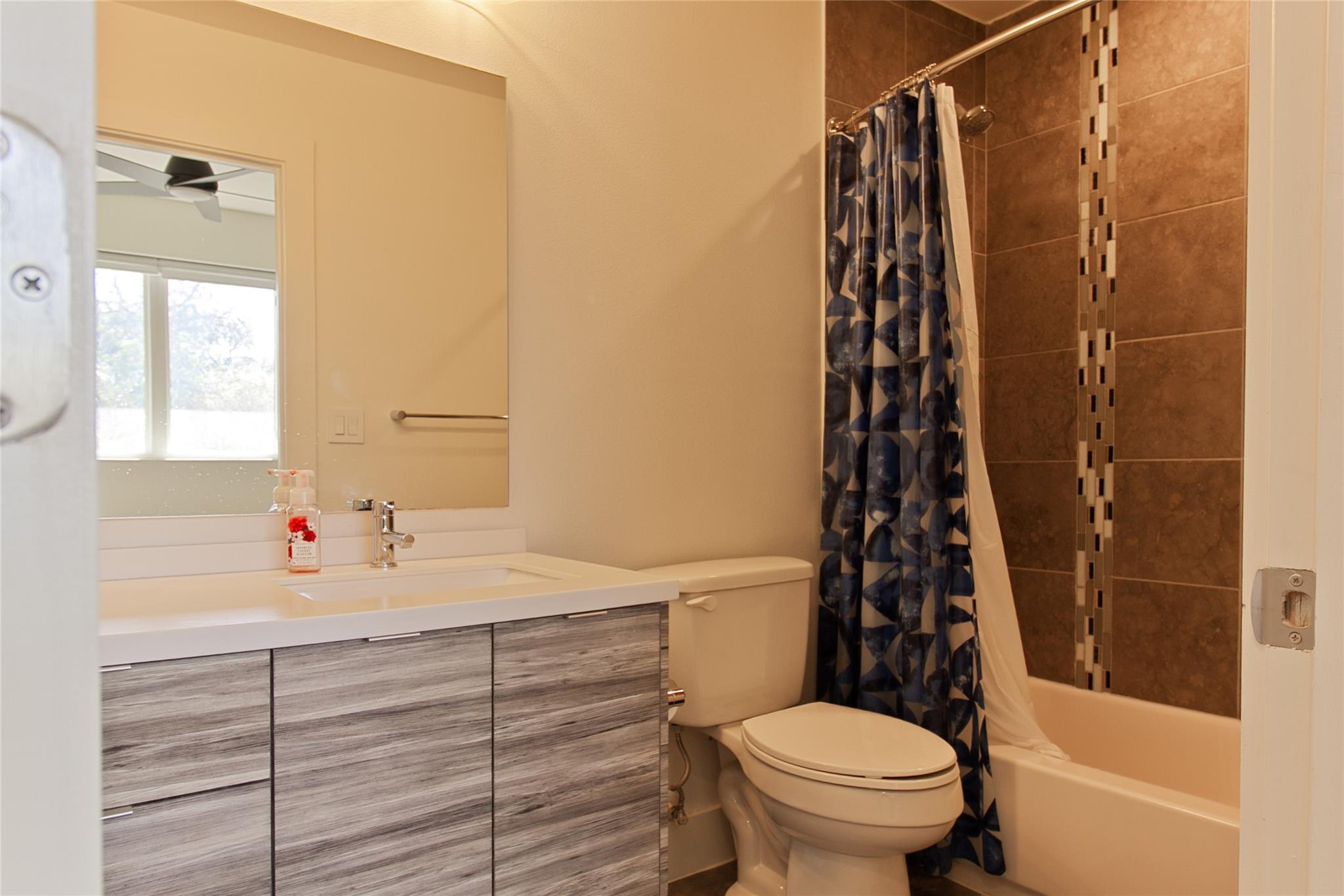 604 N Bluff Dr #247 Property Photo 18