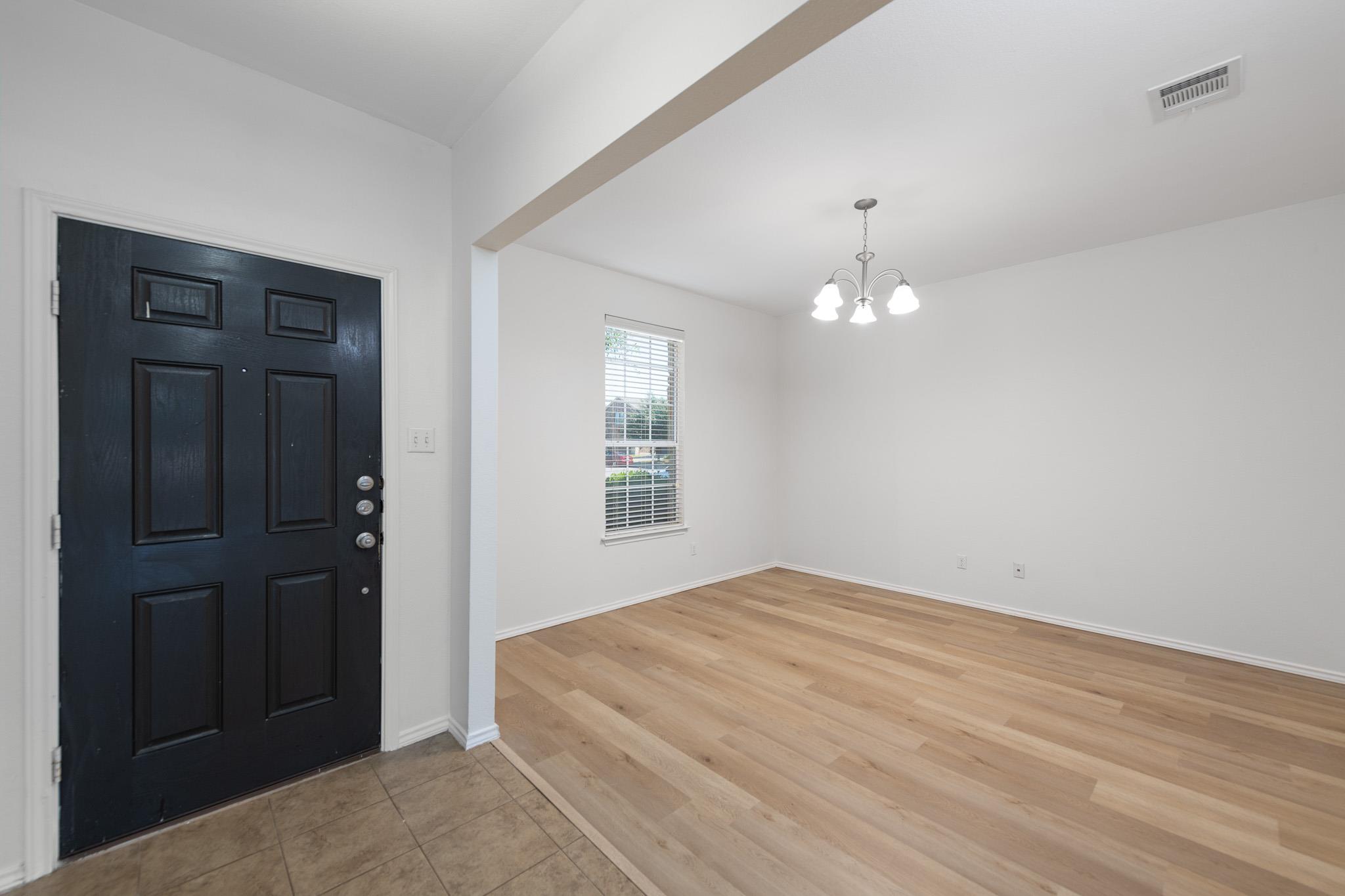 305 Talon Grasp Trl Property Photo 5