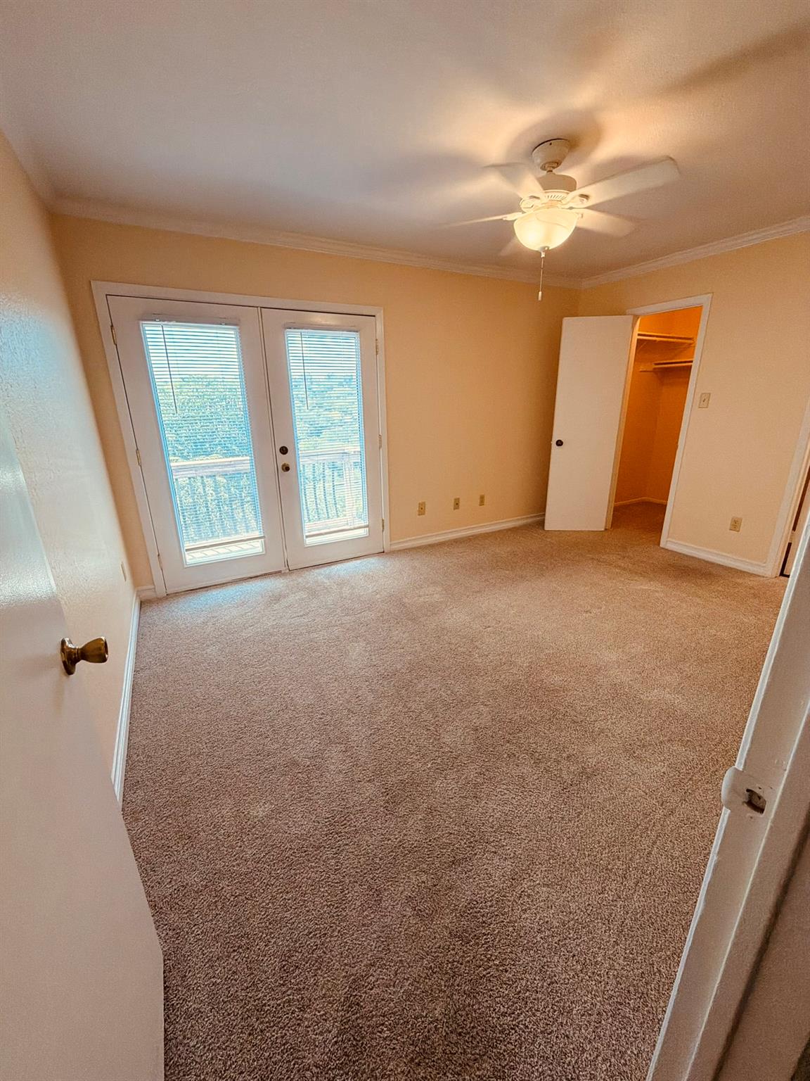 3529 North Hills Dr #d Property Photo 2