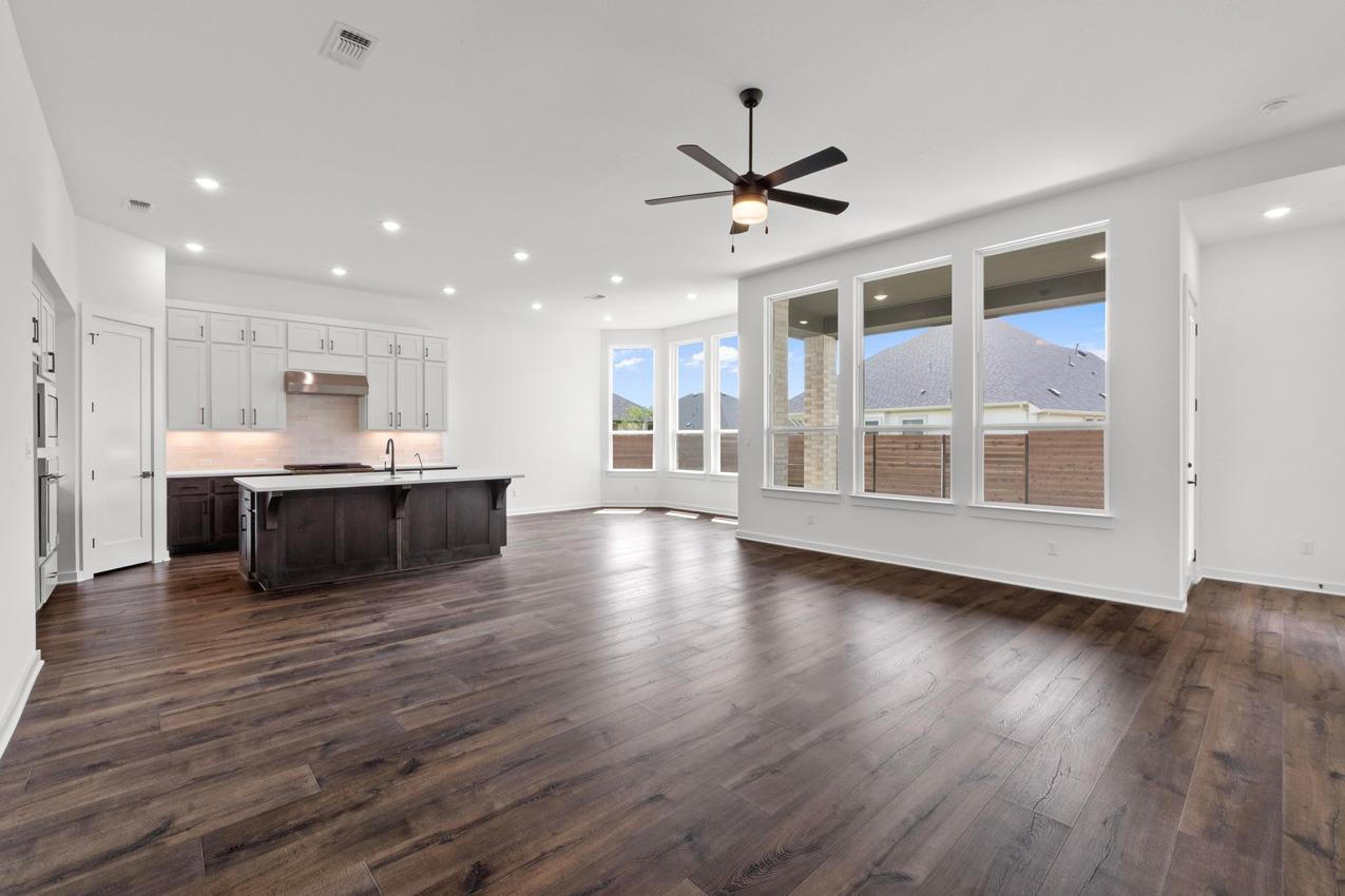2109 Tobiano Trce Property Photo 9