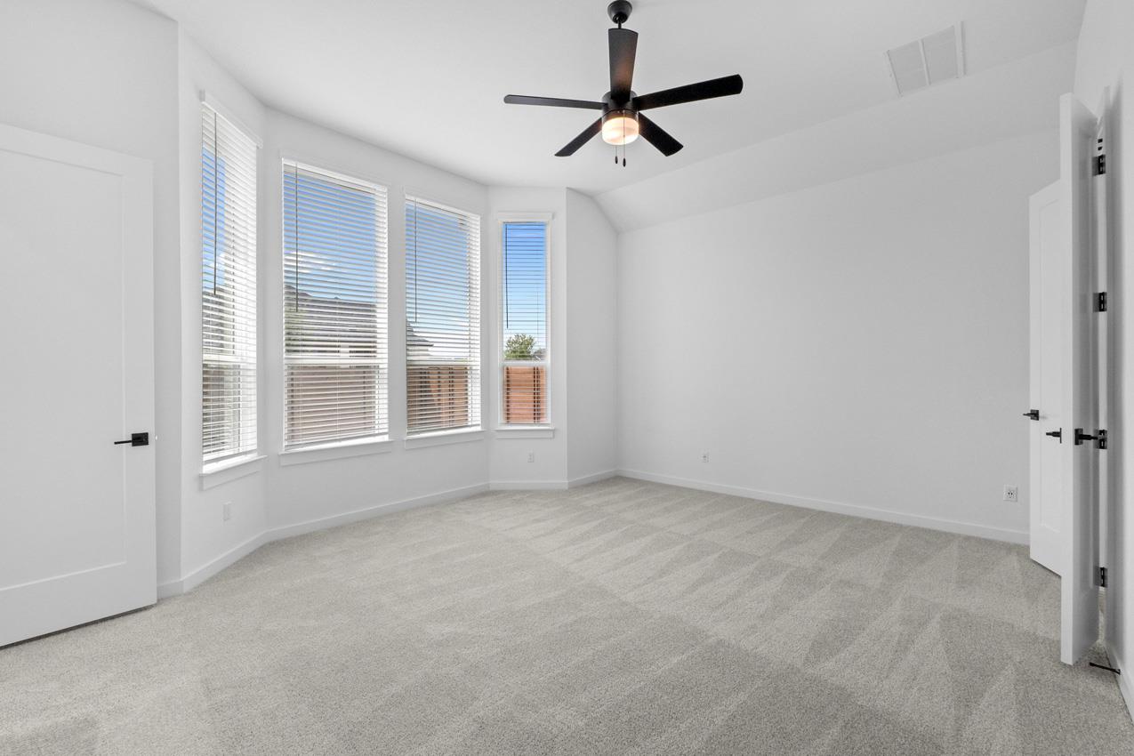 2109 Tobiano Trce Property Photo 11