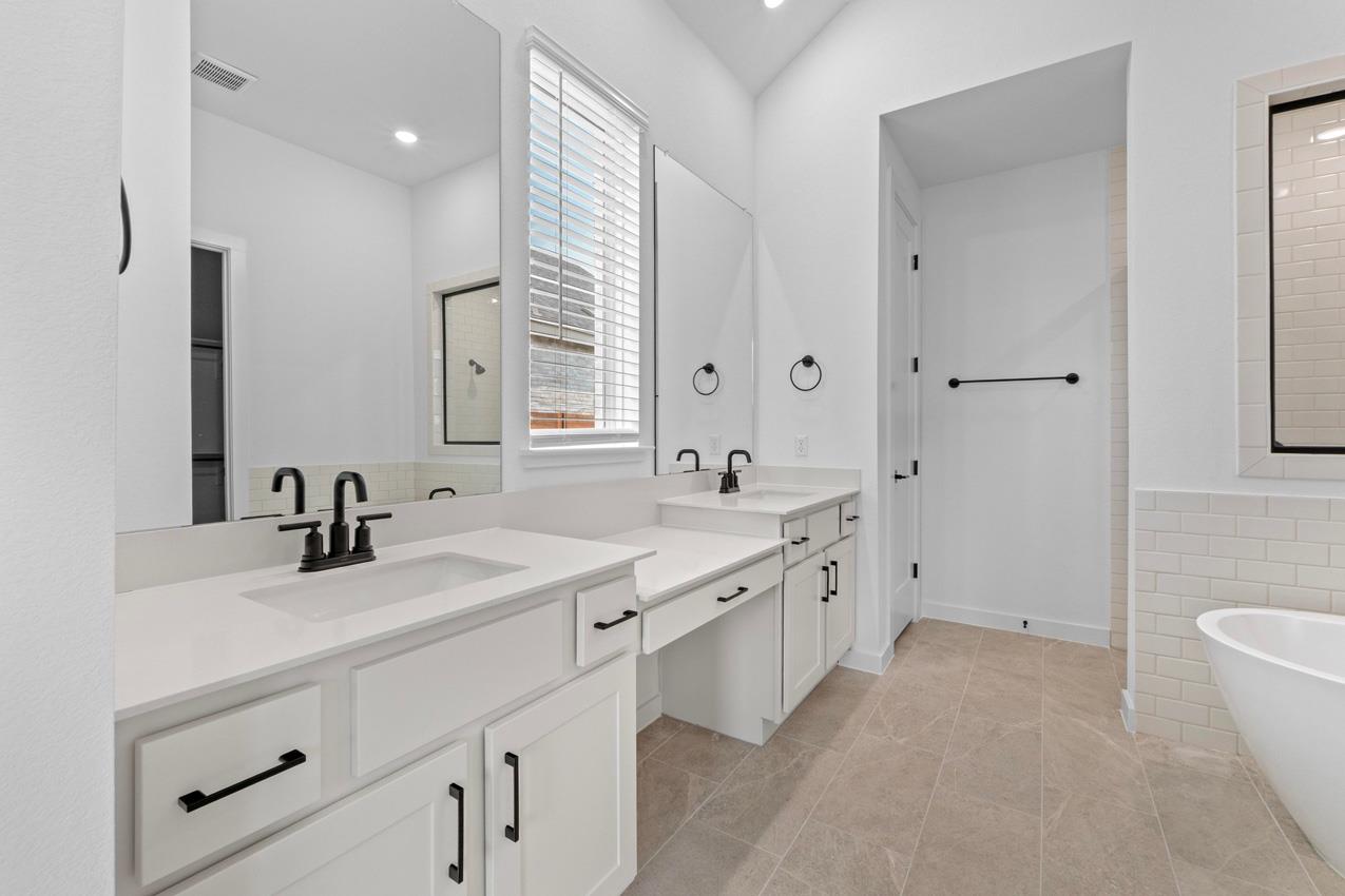 2109 Tobiano Trce Property Photo 13