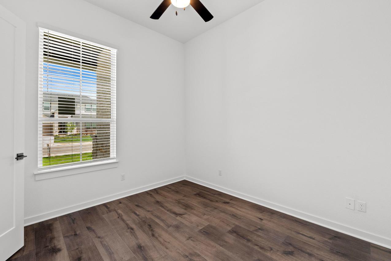 2109 Tobiano Trce Property Photo 19
