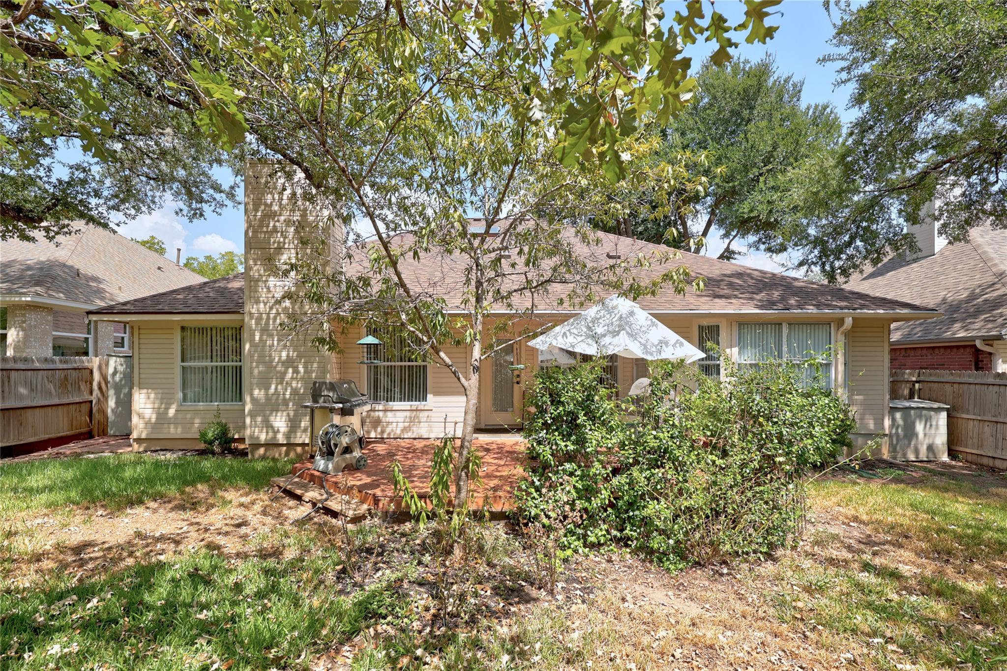 11005 Andenwood Dr Property Photo 16