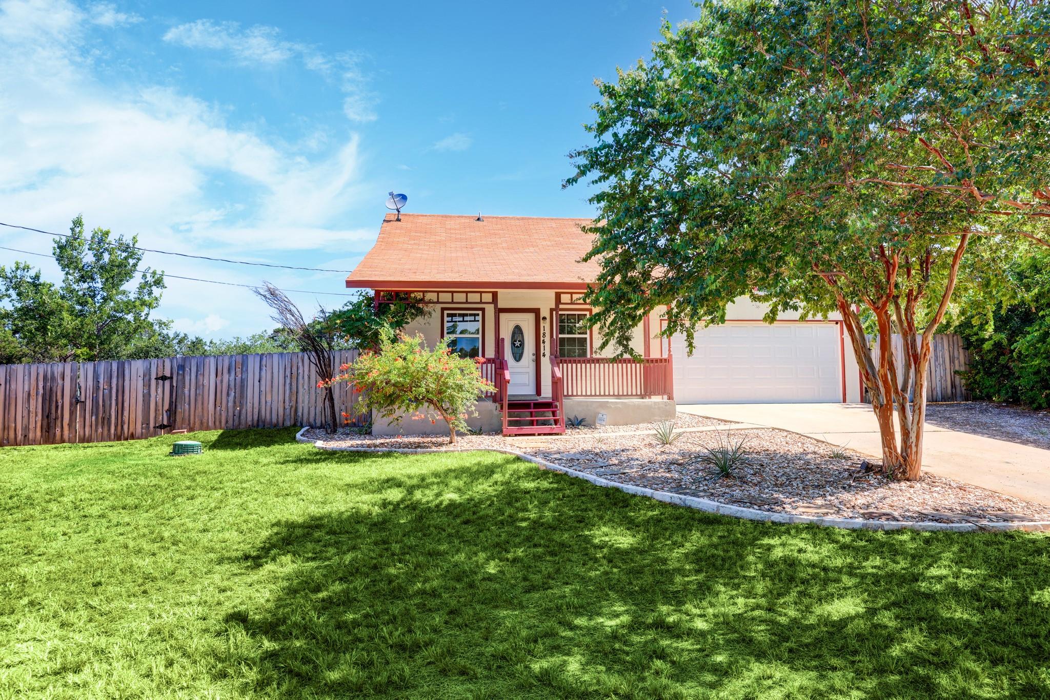 18414 E Lakeview Dr Property Photo