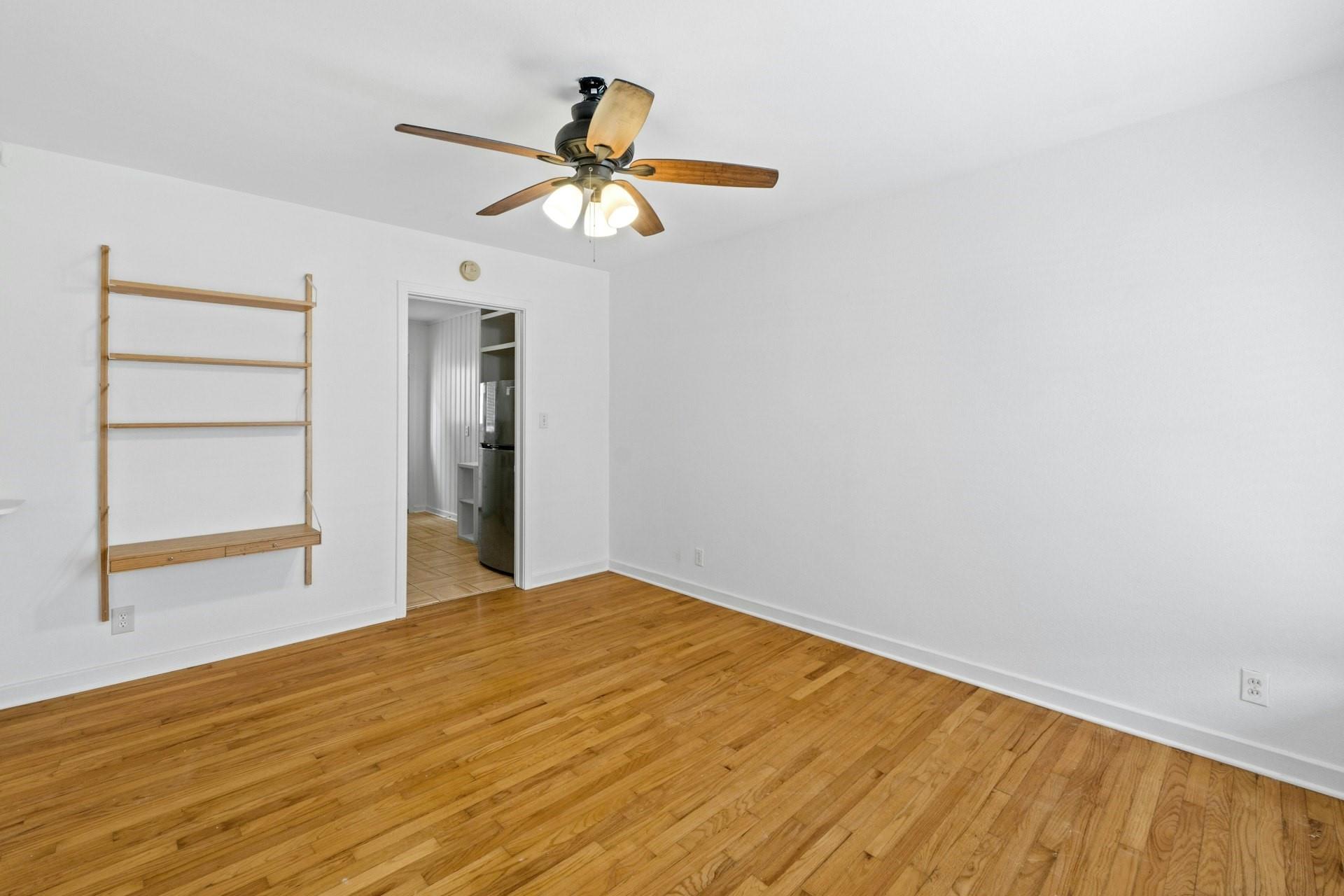 301 E 34th St 103 Property Photo 10