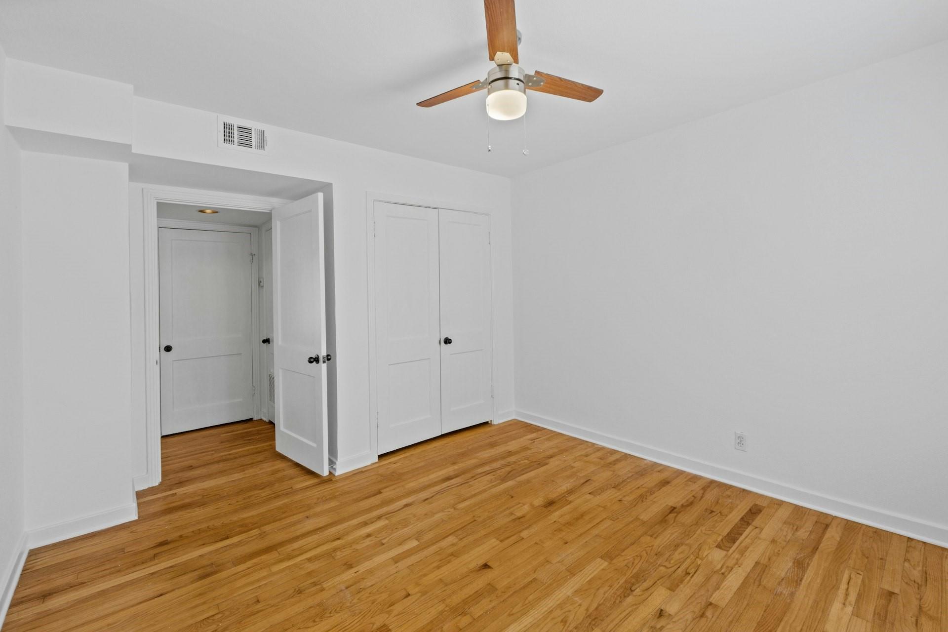 301 E 34th St 103 Property Photo 17