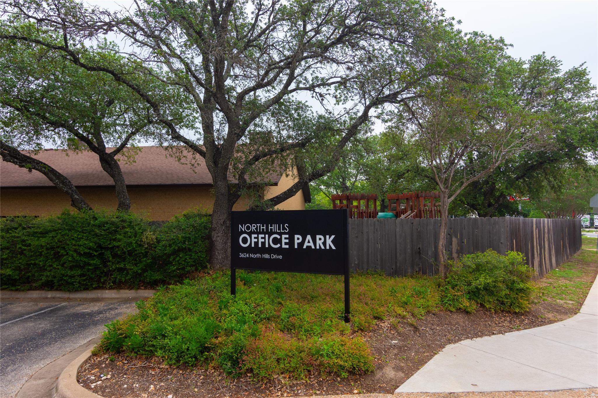 3624 N Hills Dr #d208 Property Photo 4