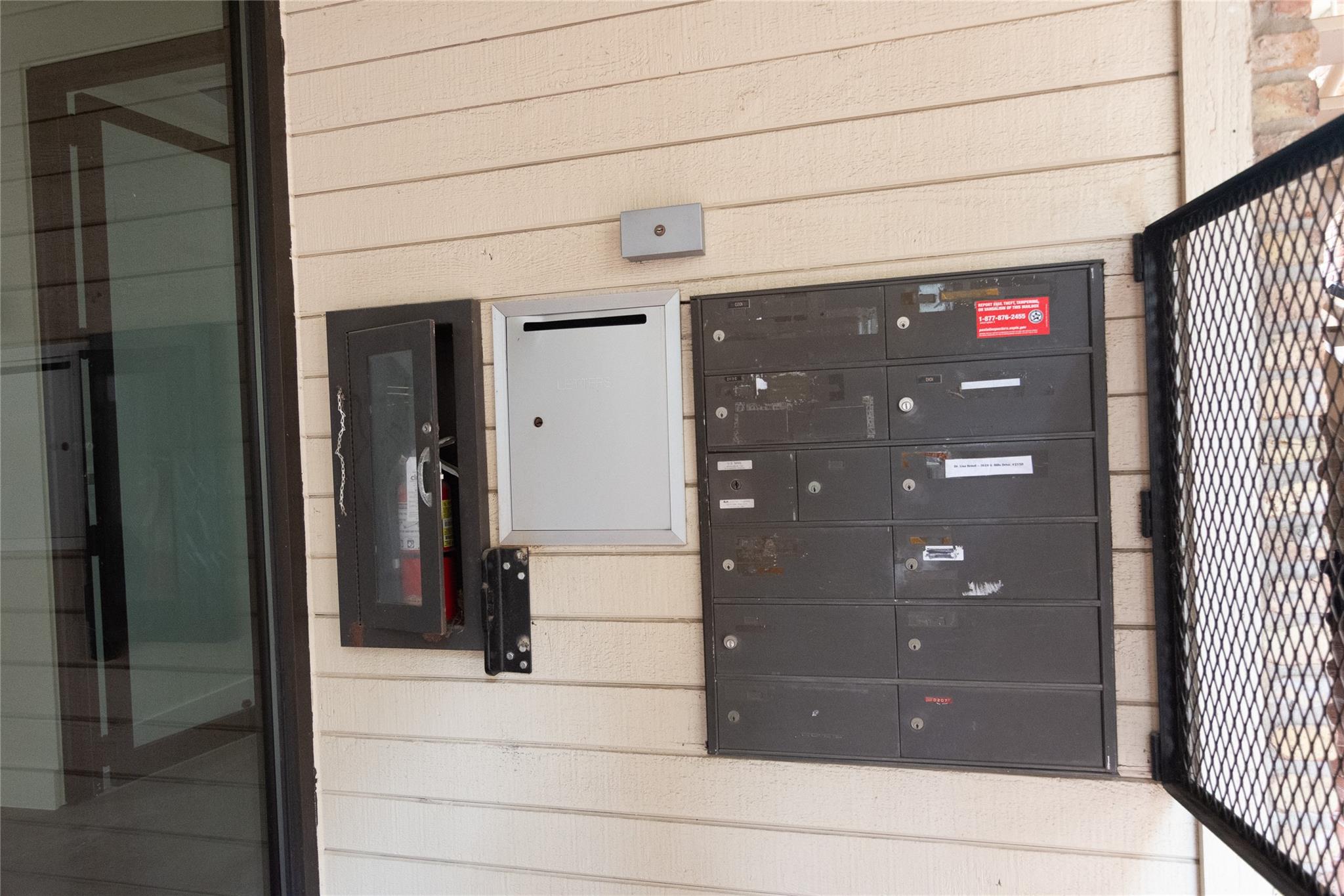 3624 N Hills Dr #d208 Property Photo 10
