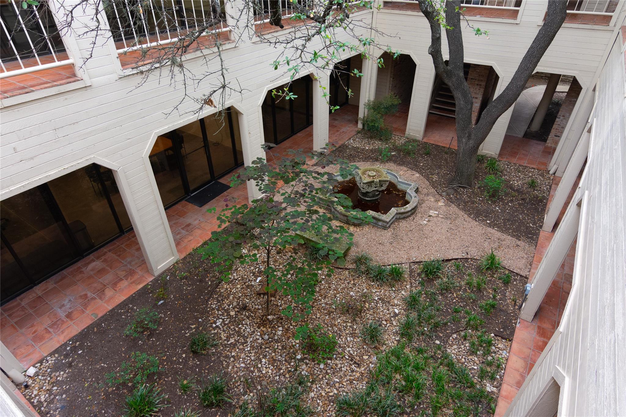 3624 N Hills Dr #d208 Property Photo 12