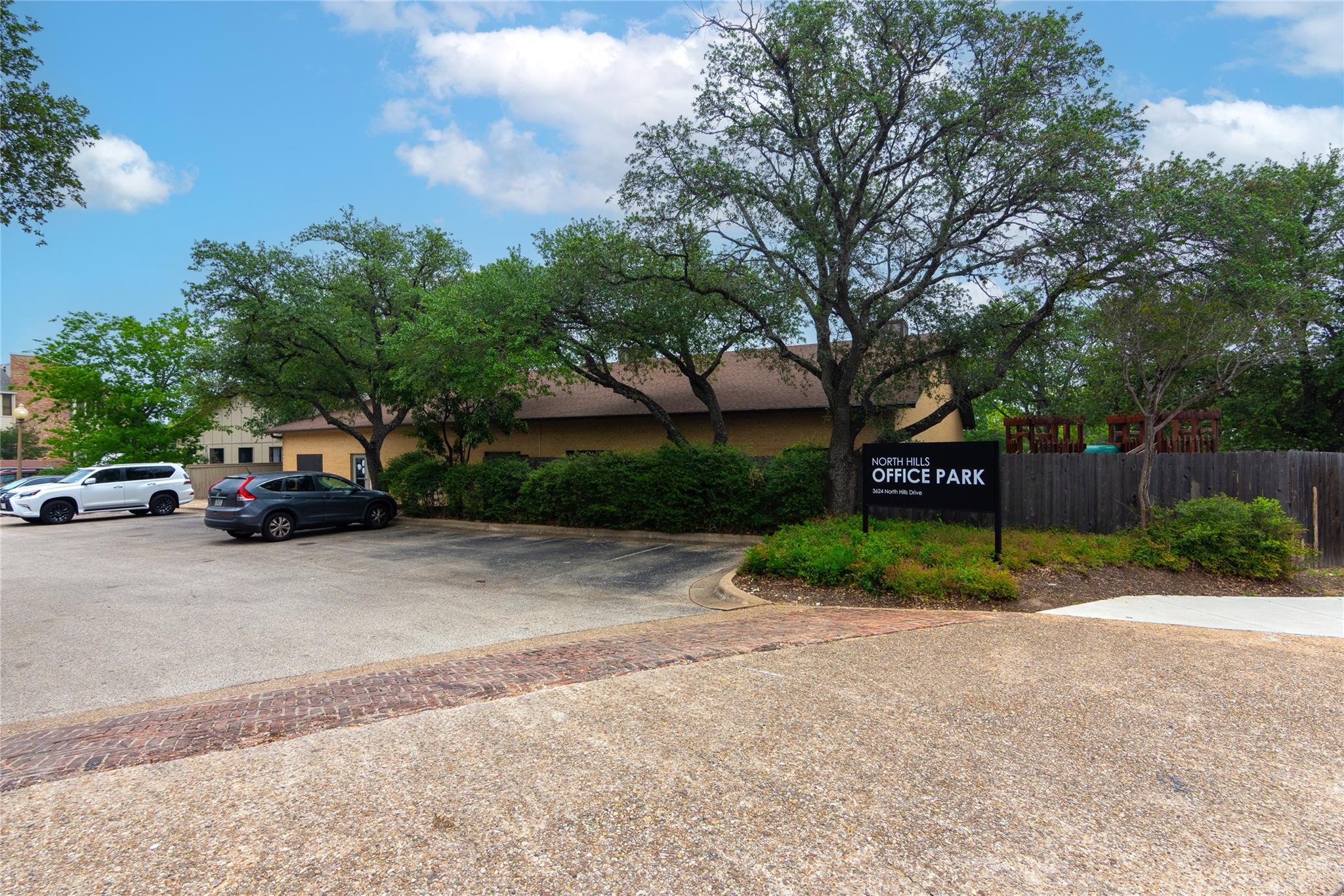 3624 N Hills Dr #d208 Property Photo 13